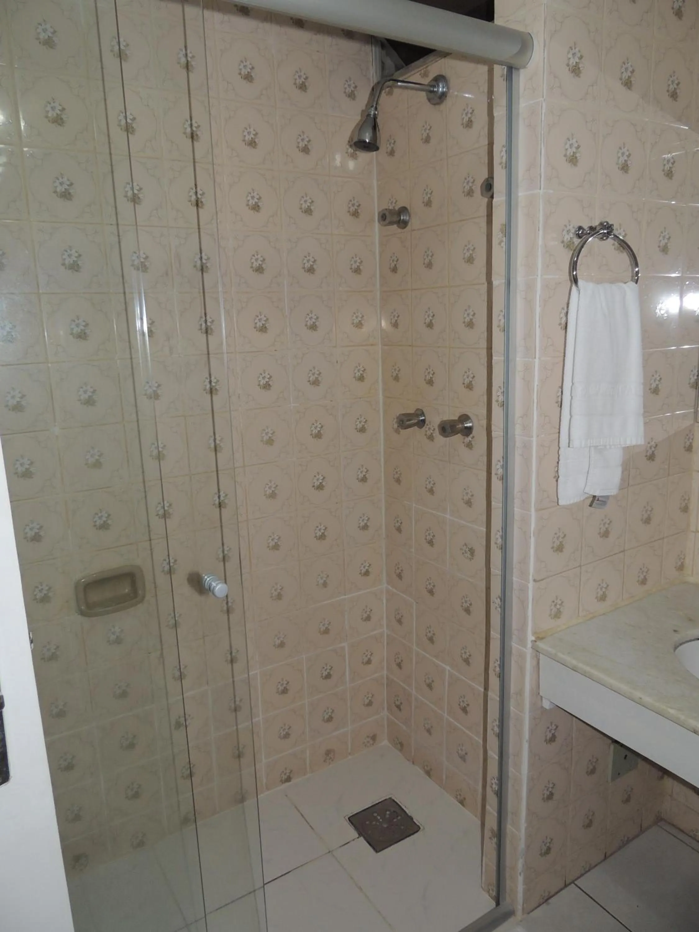 Shower in Brasilia Apart Hotéis