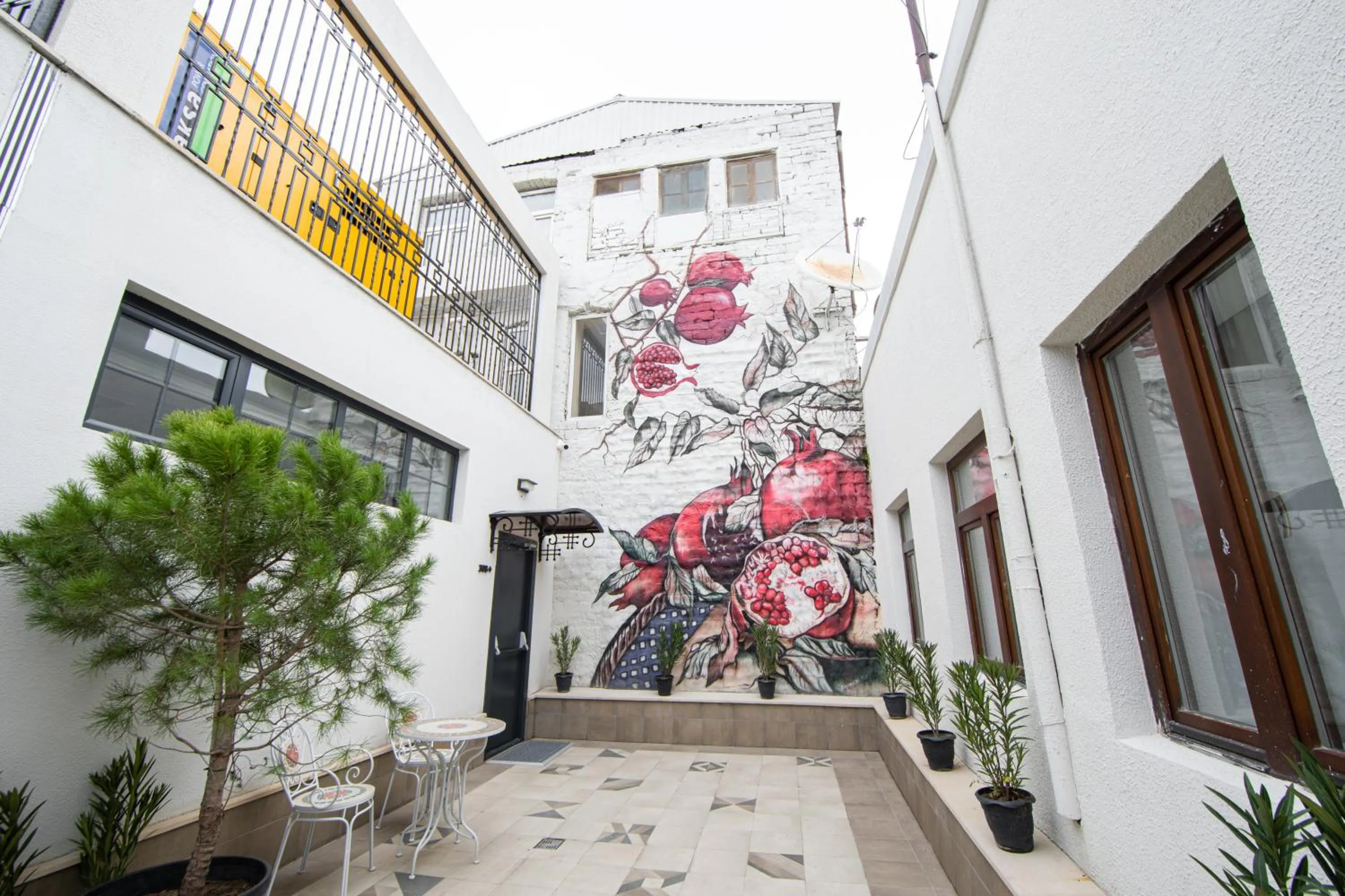 Facade/entrance in Molokan Inn Hotel