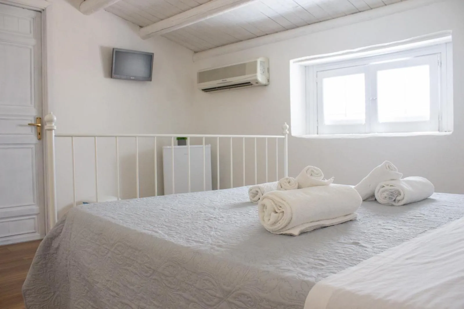 Internal: Not applicable to any particular room, Bed in Terrasini 2000 Home Holidays