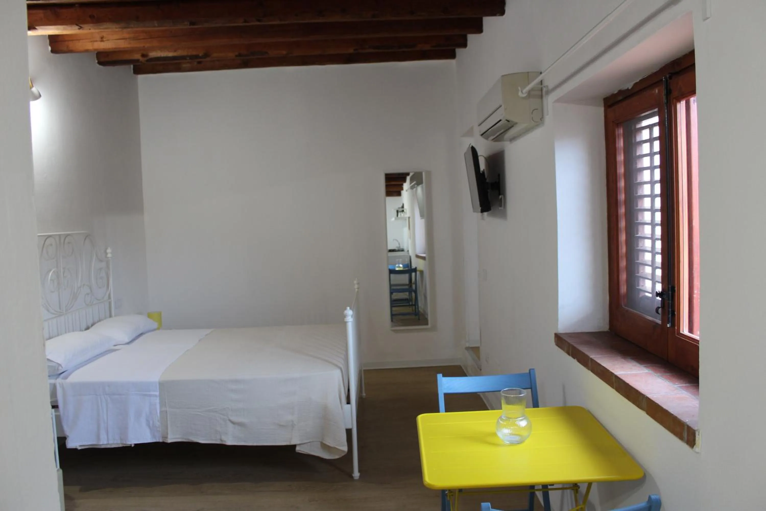 Bed in Terrasini 2000 Home Holidays