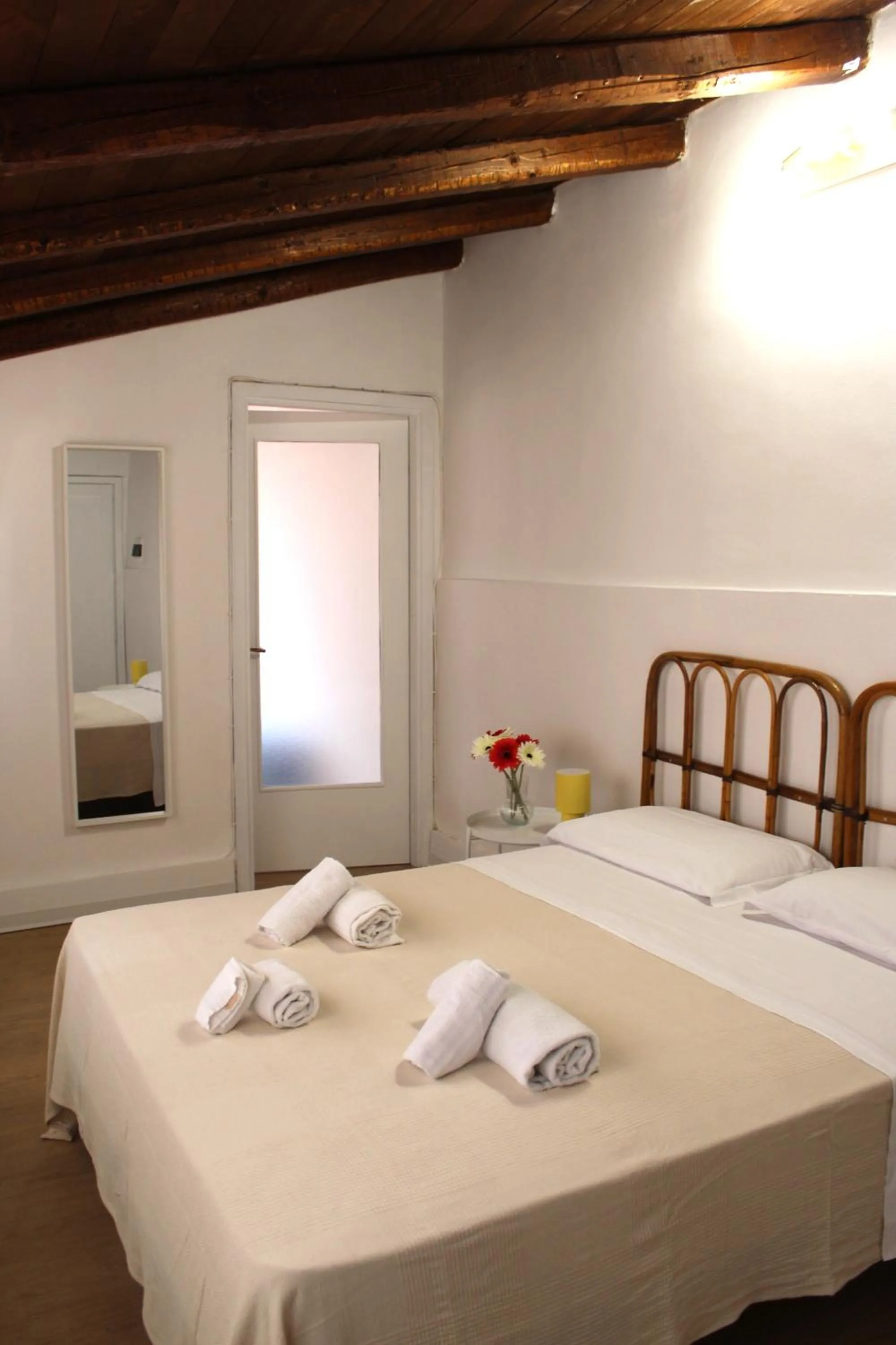 Bed in Terrasini 2000 Home Holidays