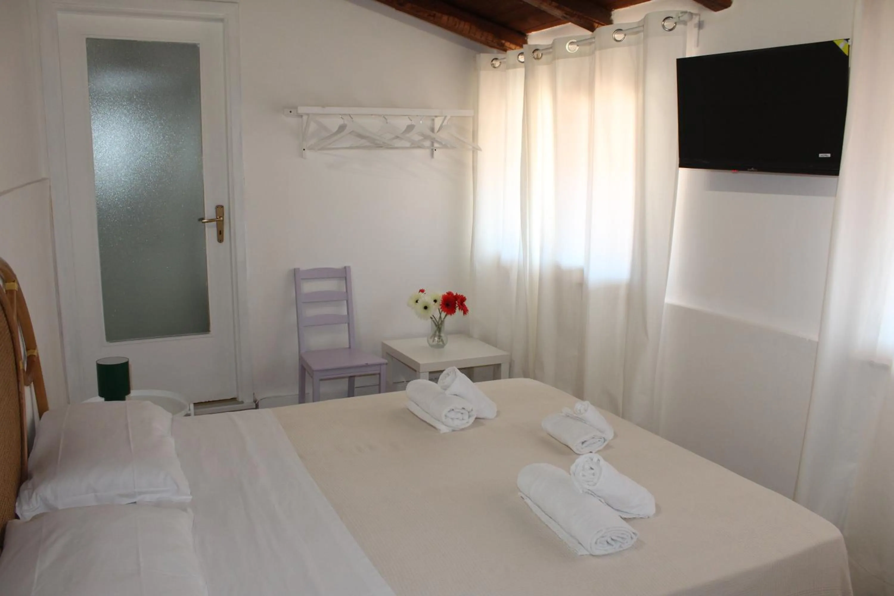 Bed in Terrasini 2000 Home Holidays