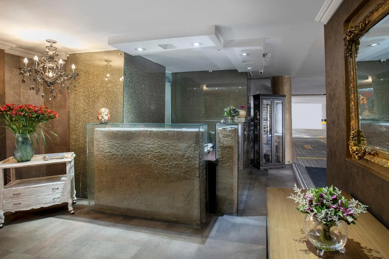 Lobby or reception in Hotel Picasso Inn