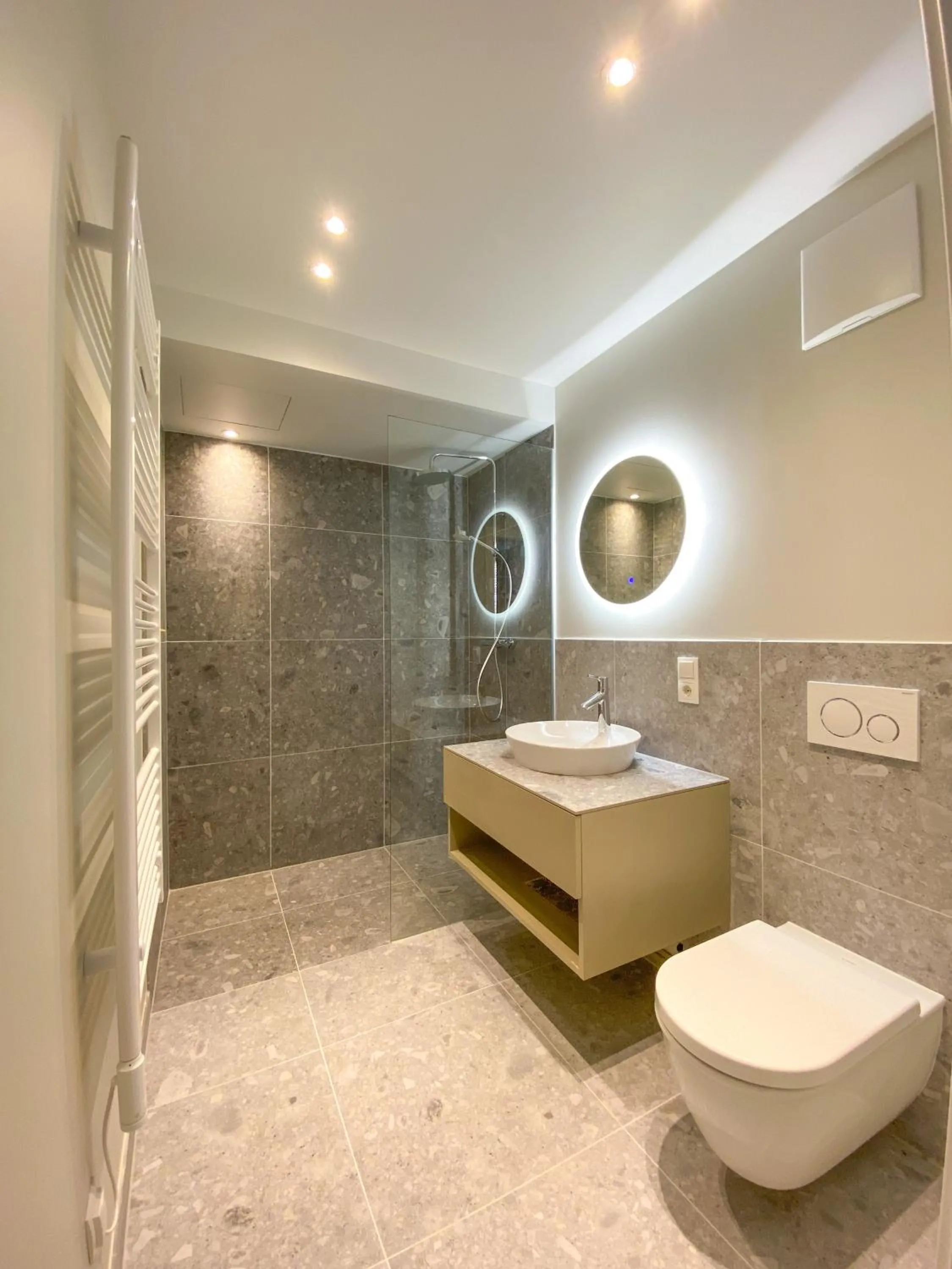 Bathroom in Blackhome Wien I contactless check-in