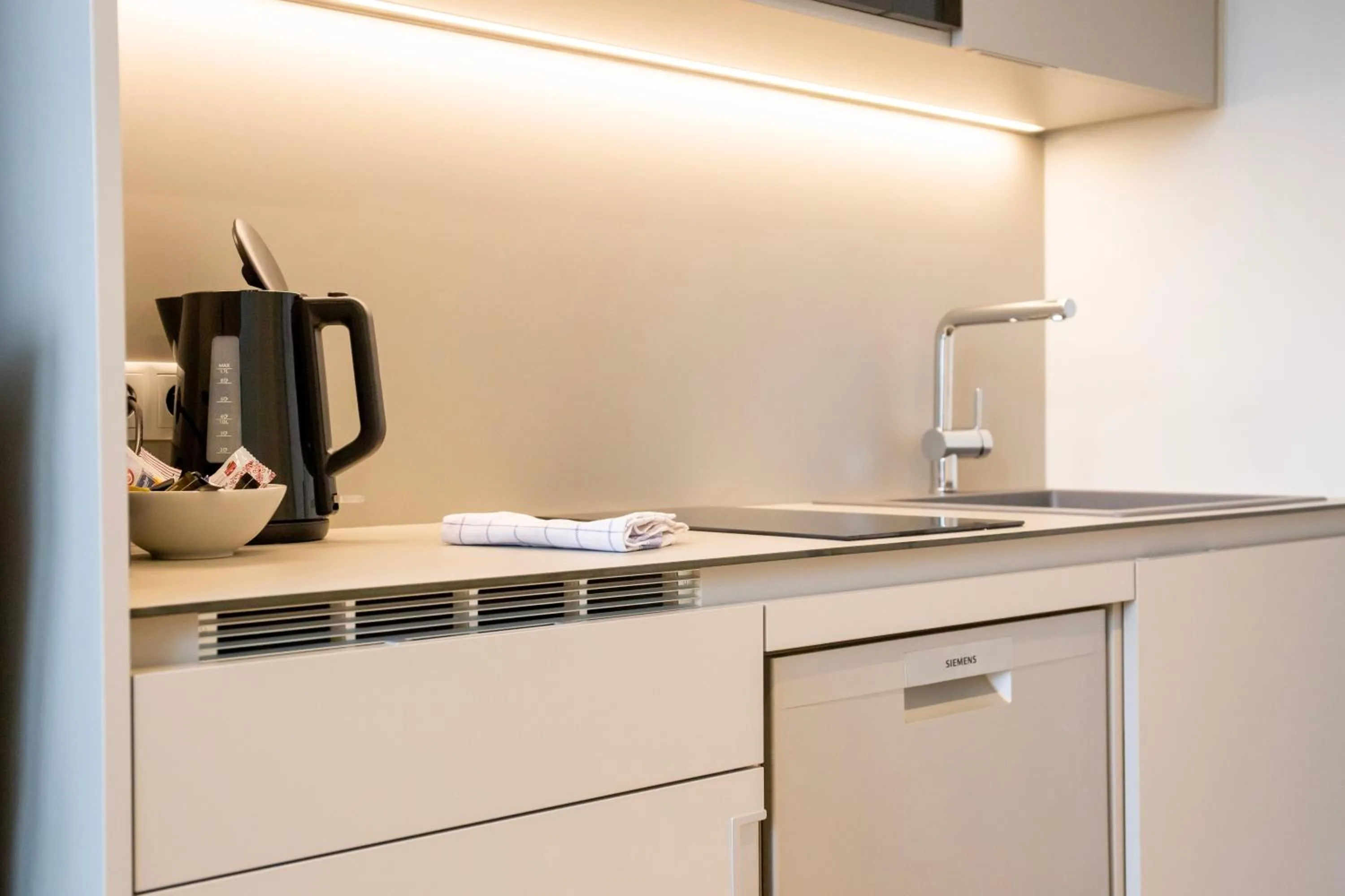 kitchen in Blackhome Wien I contactless check-in