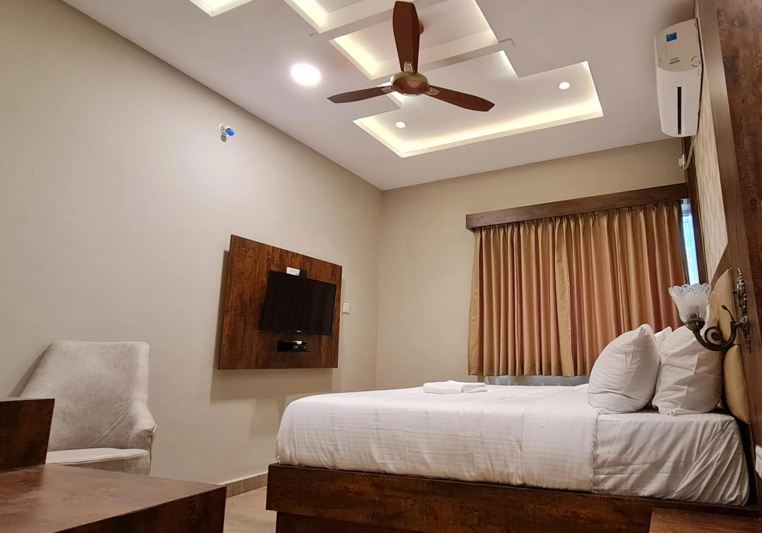 Bed in Al Noor Palace