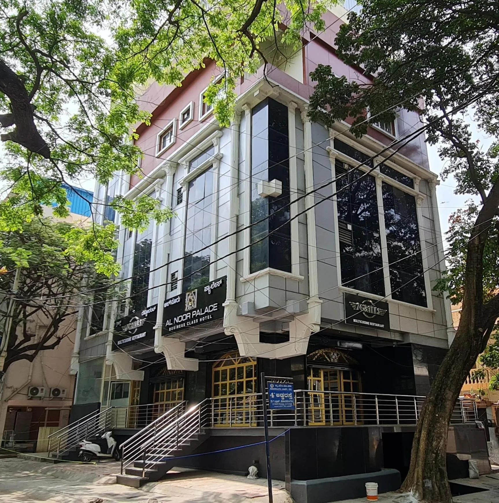 Property building in Al Noor Palace