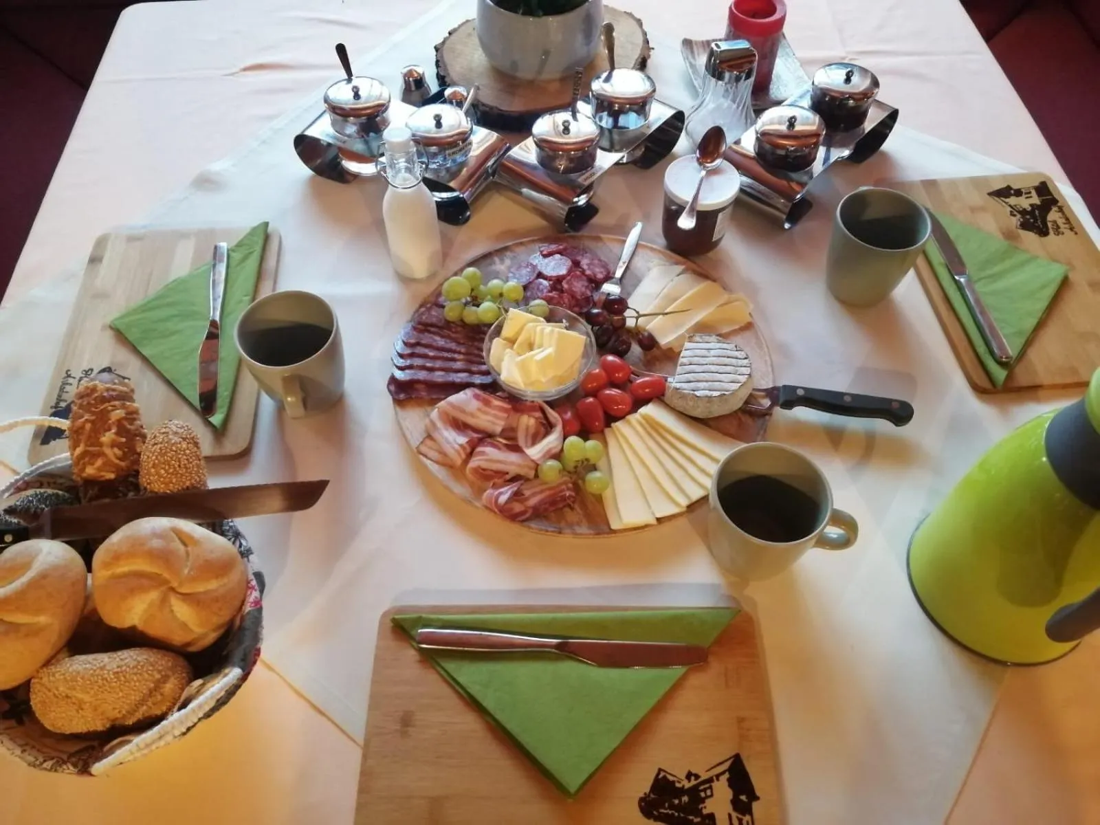 Food and drinks in Pension Arkadenhof