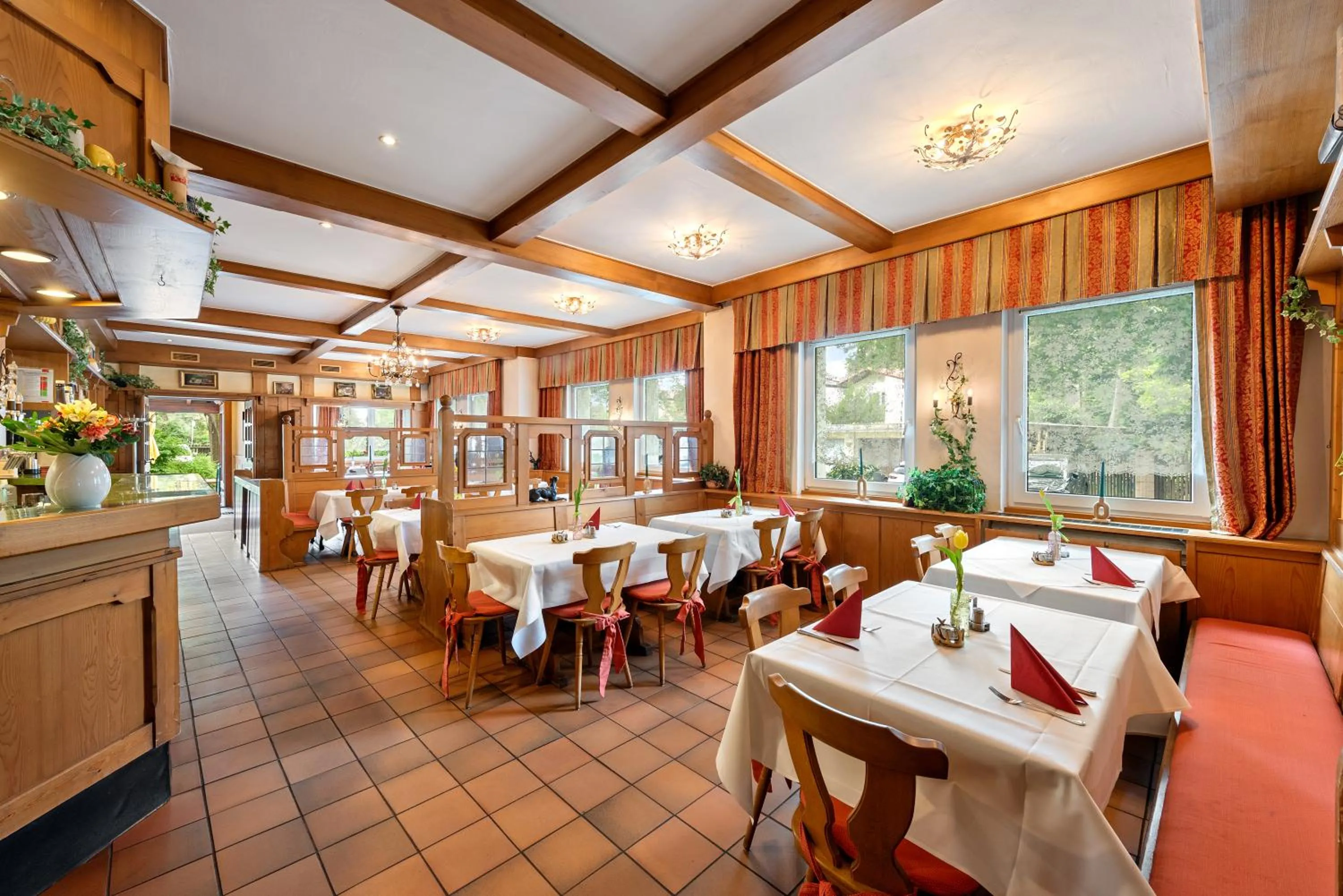 Restaurant/places to eat in Jägerheim