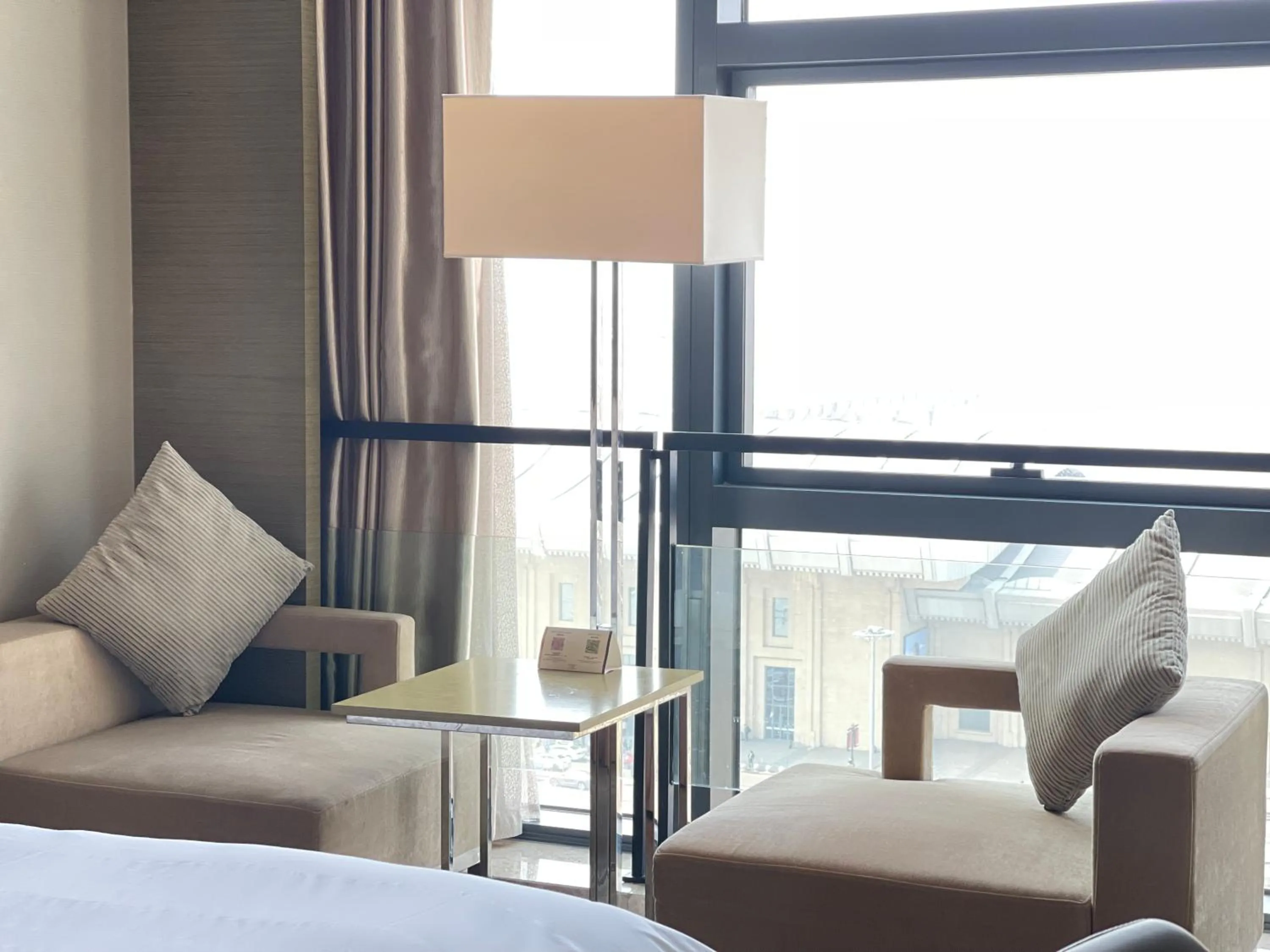 Living room, Bed in Melia Jinan