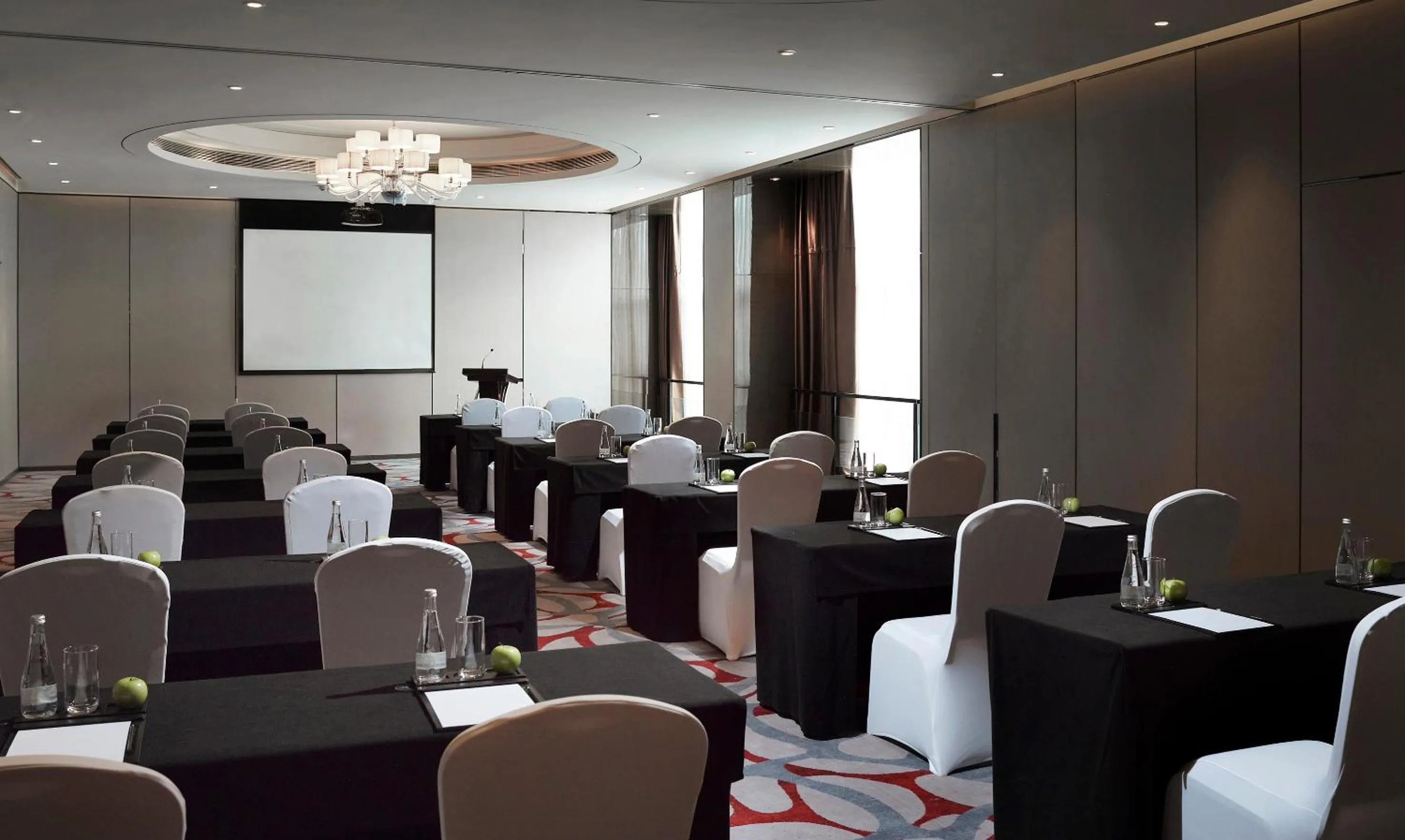 Business facilities in Melia Jinan