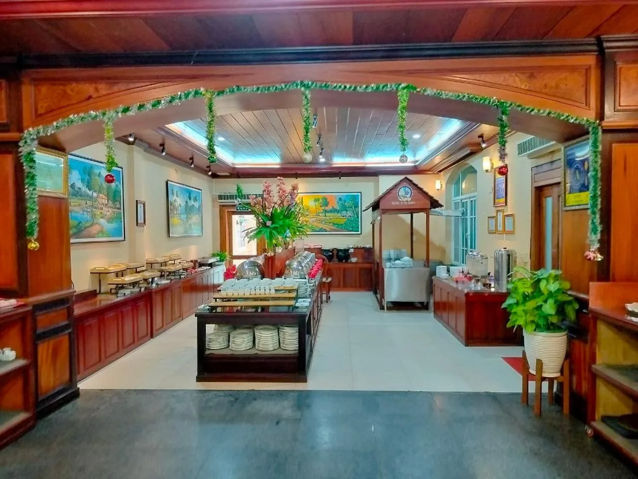 Restaurant/places to eat in Classy Hotel & Spa