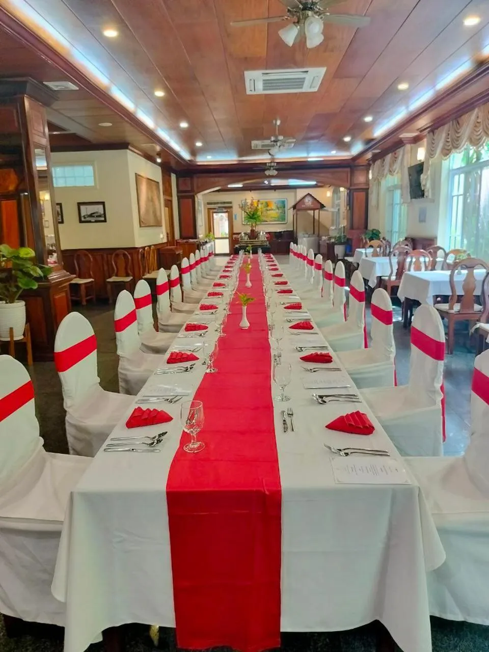 Restaurant/places to eat in Classy Hotel & Spa