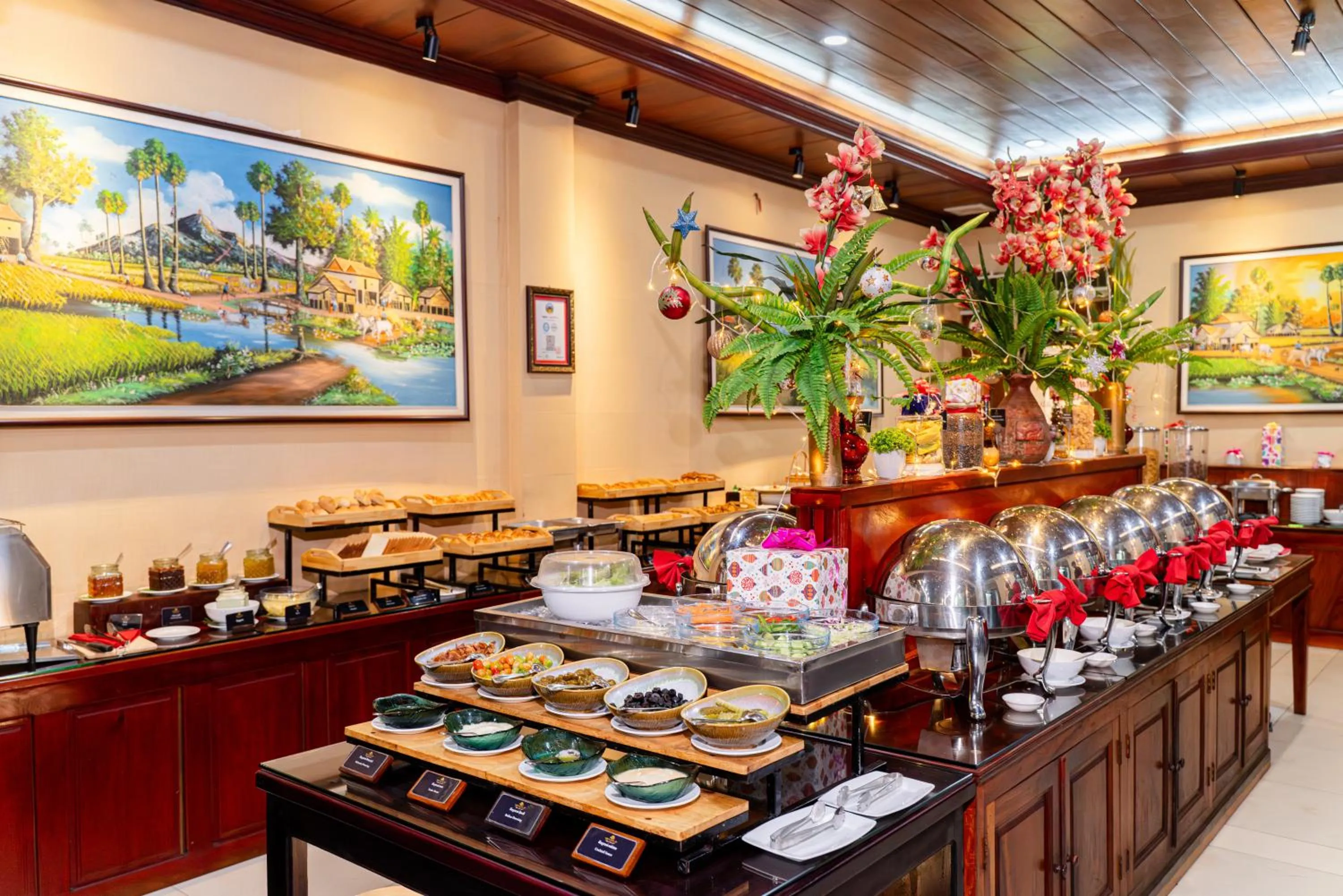 Restaurant/places to eat in Classy Hotel & Spa