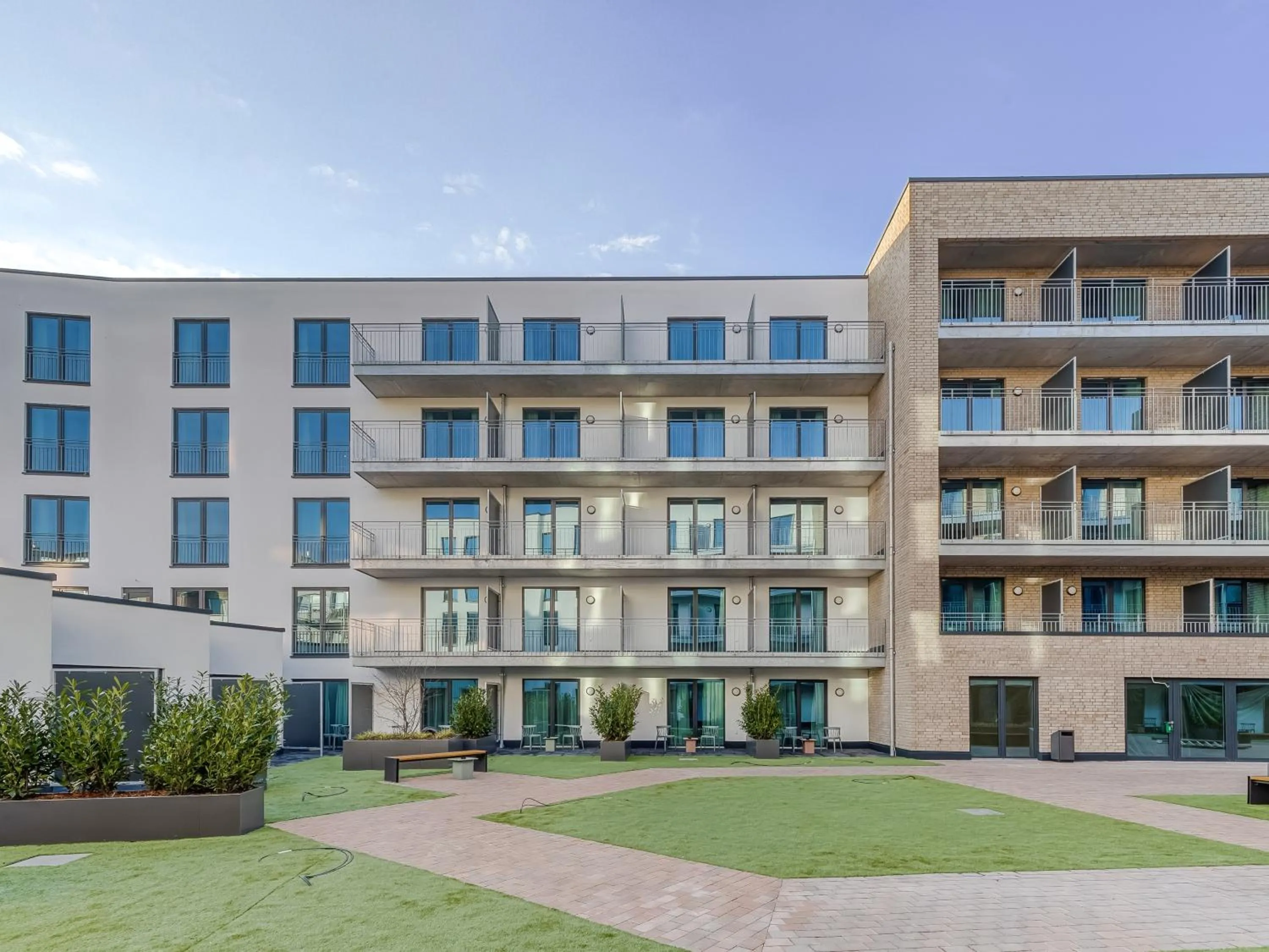 Inner courtyard view in Limehome Münster Von-Steuben-Str - Digital Access