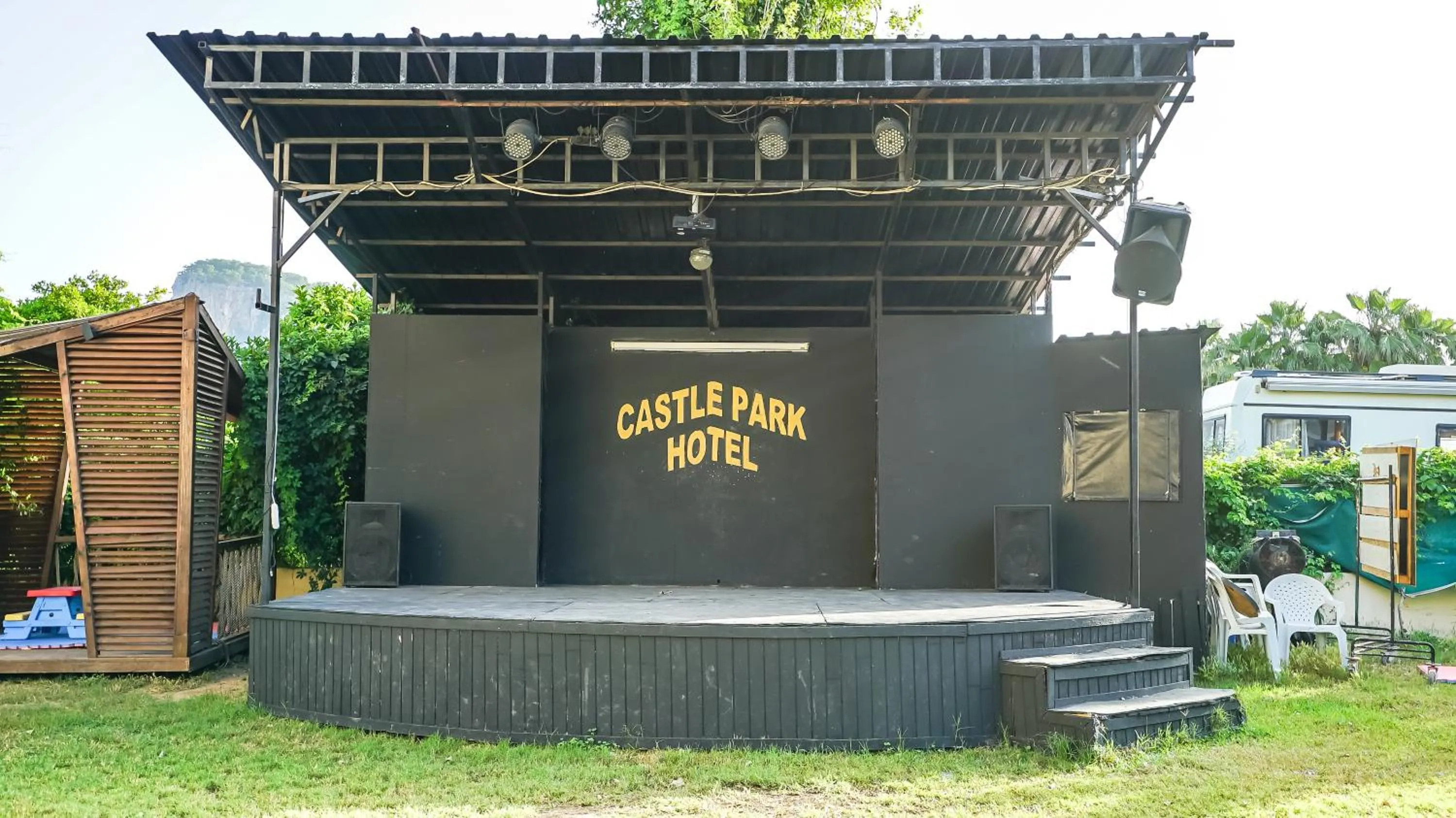 Entertainment in CASTLE PARK HOTEL