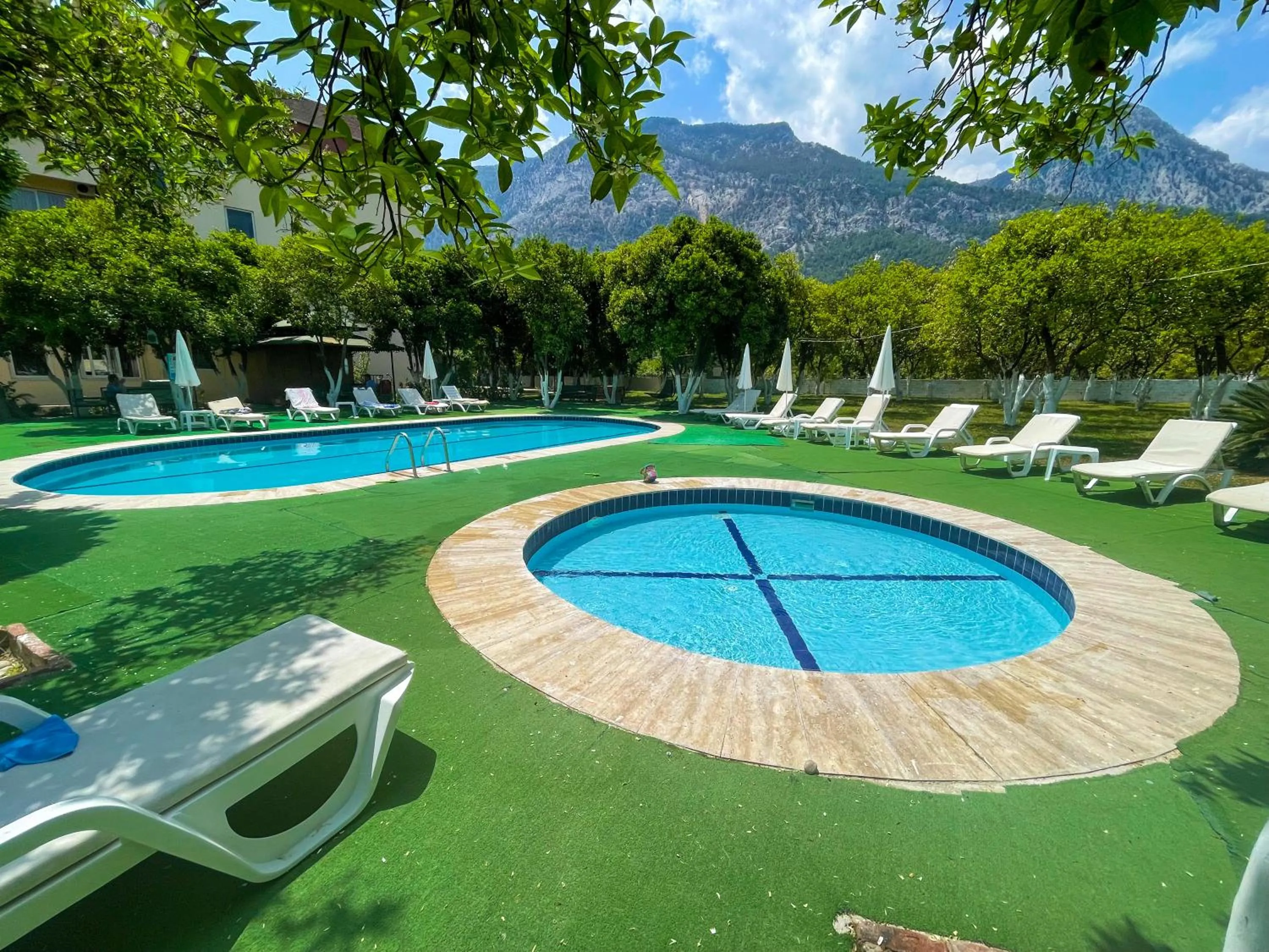 Natural landscape in CASTLE PARK HOTEL