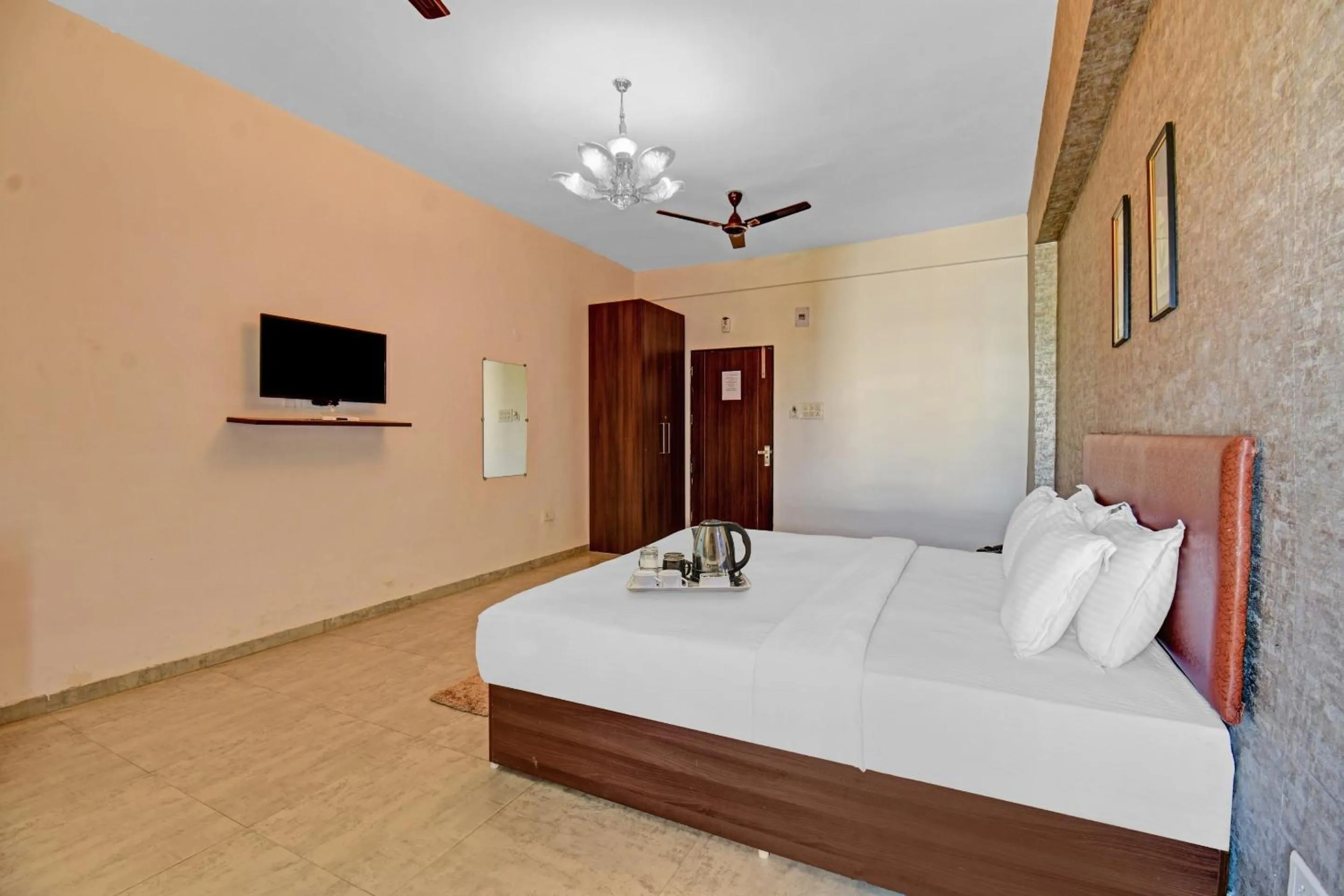 Bedroom, Bed in Townhouse Classio Suites