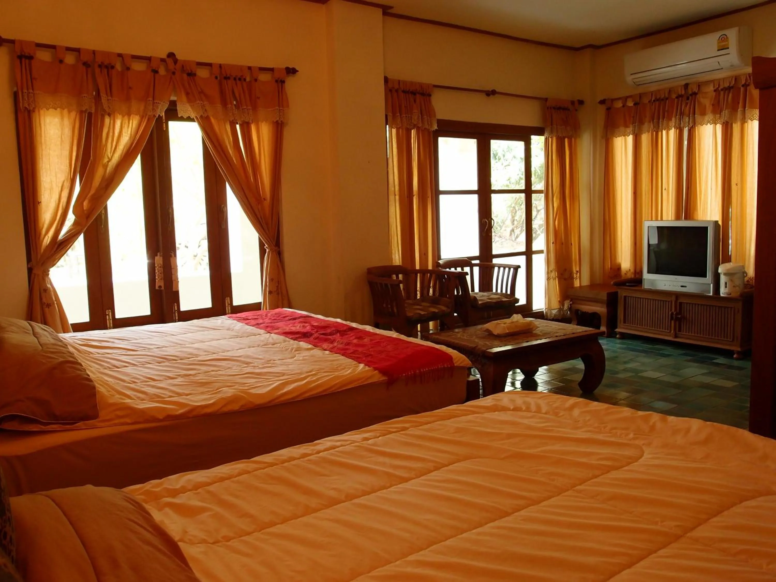 Photo of the whole room, Bed in Khum Khun Wang Resort