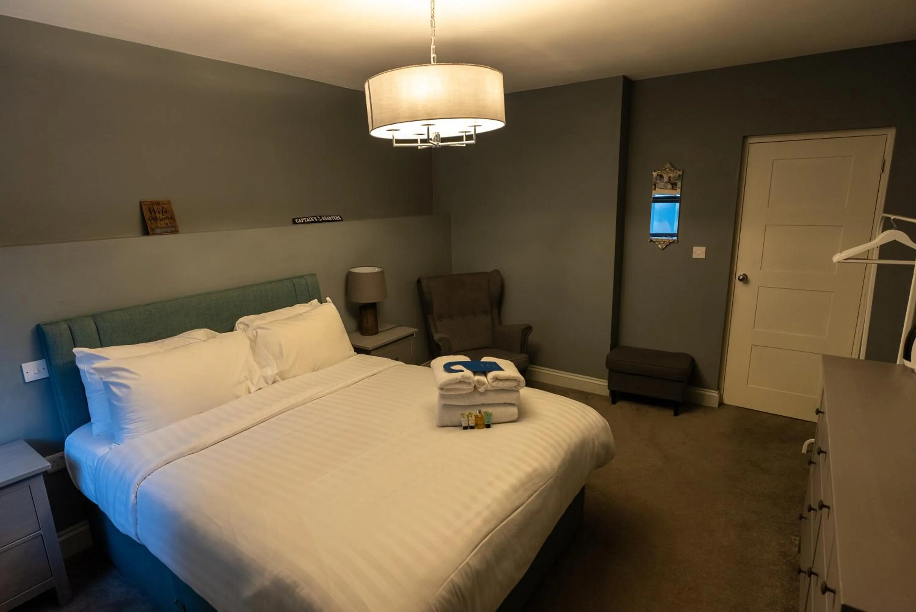 Bedroom, Bed in Dockers Inn