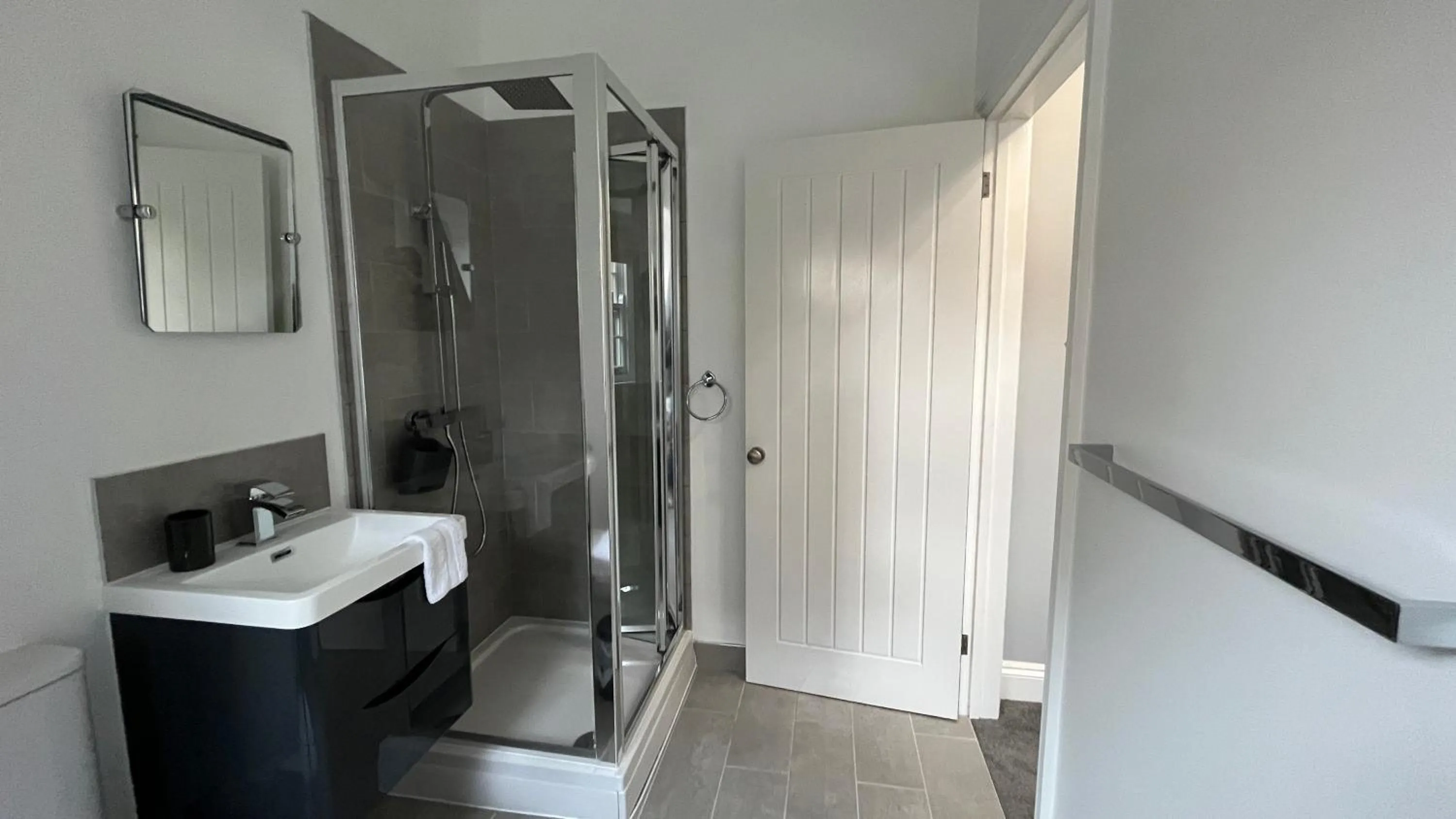 Bathroom in Dockers Inn