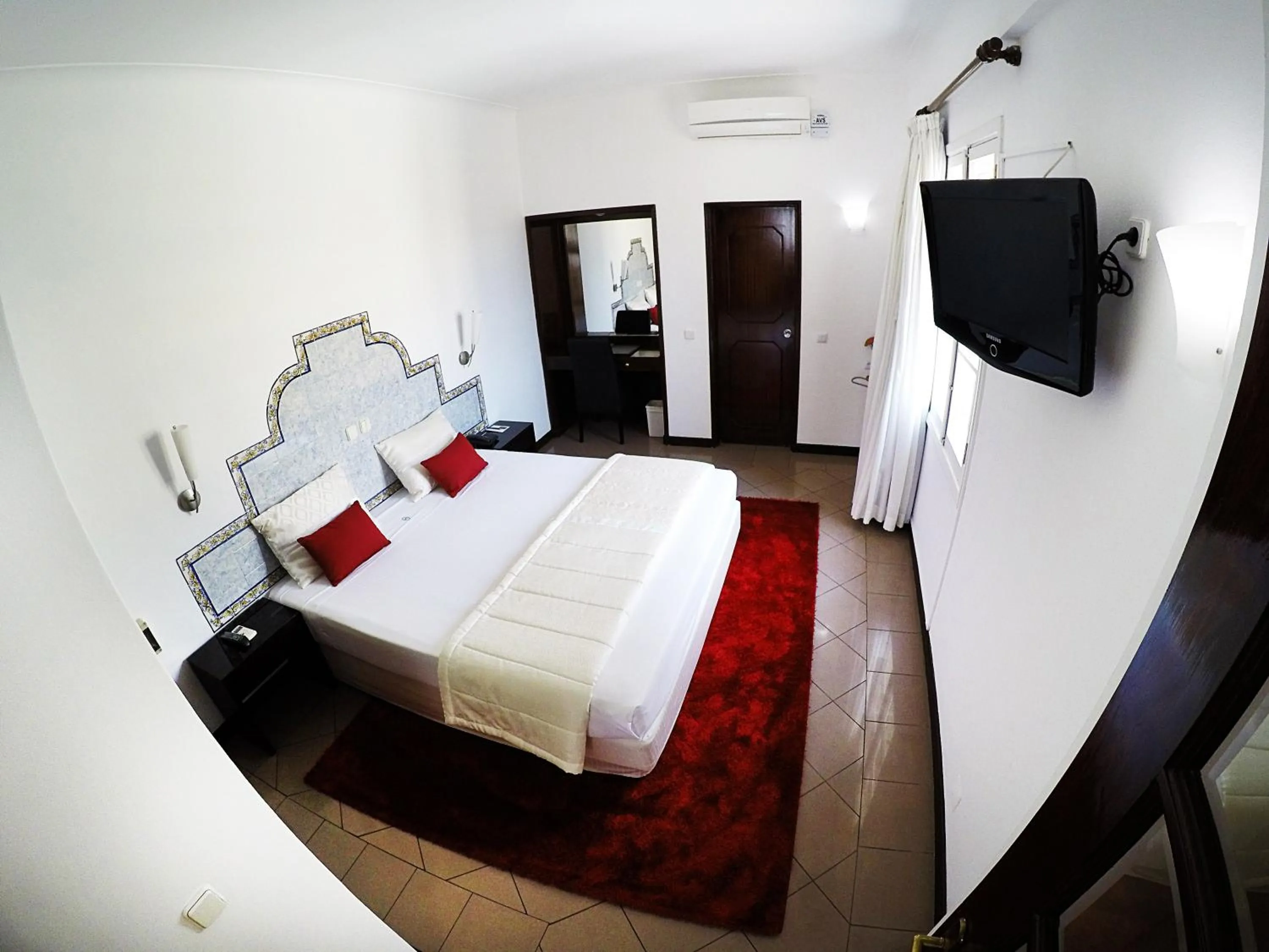 Photo of the whole room, Bed in Hotel Continental Luanda