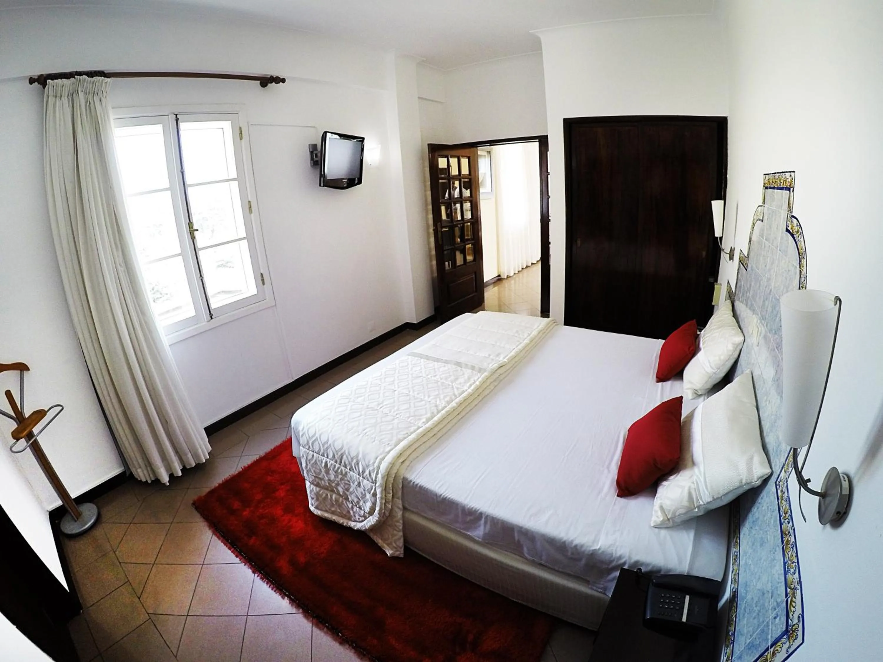 Bedroom, Bed in Hotel Continental Luanda