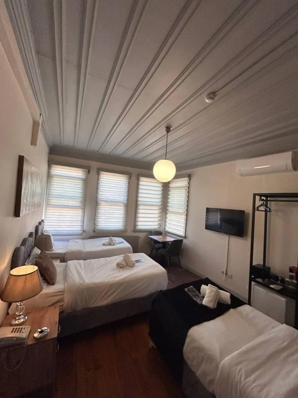 Photo of the whole room in GEN PLUS