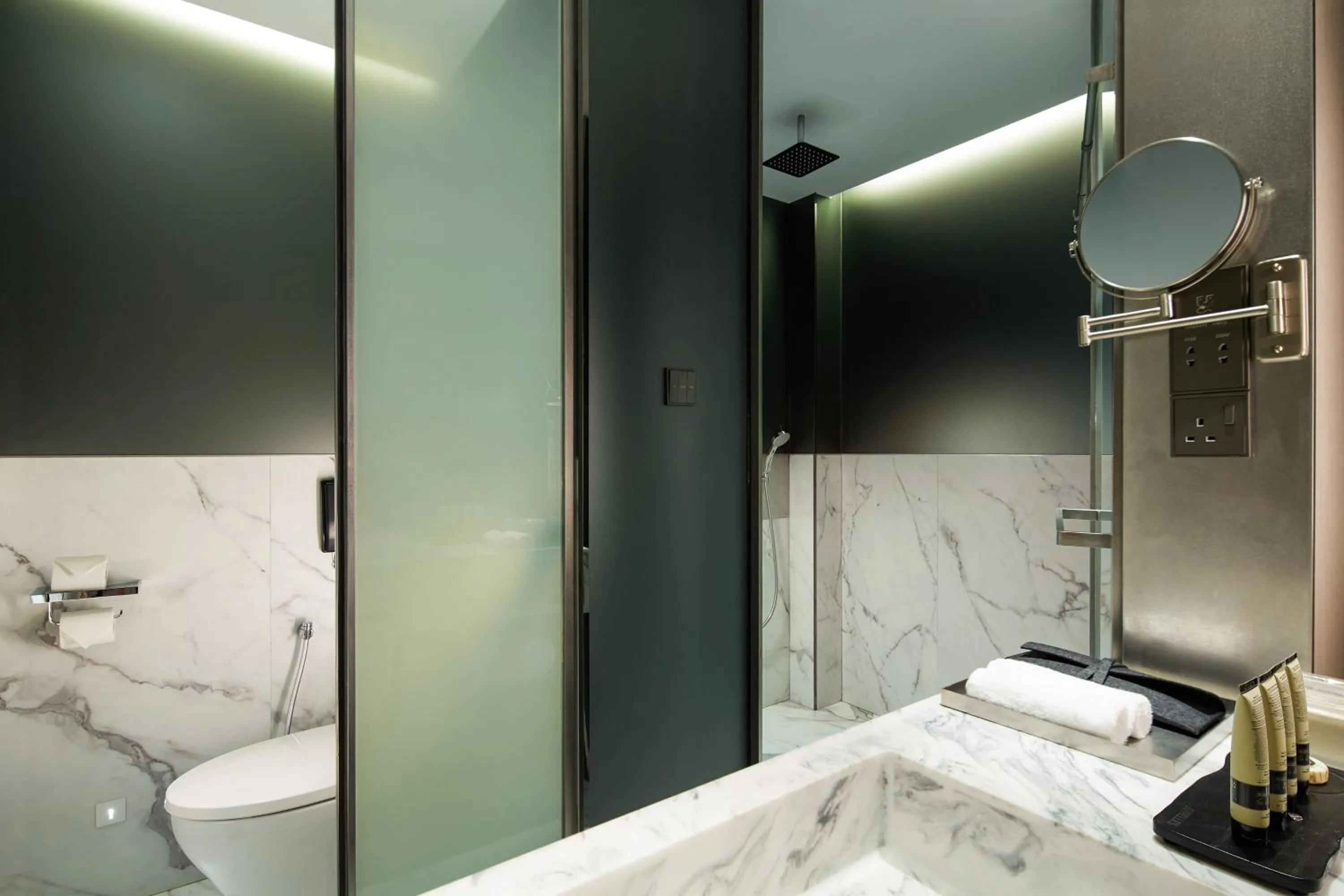 Toilet in WOLO Kuala Lumpur