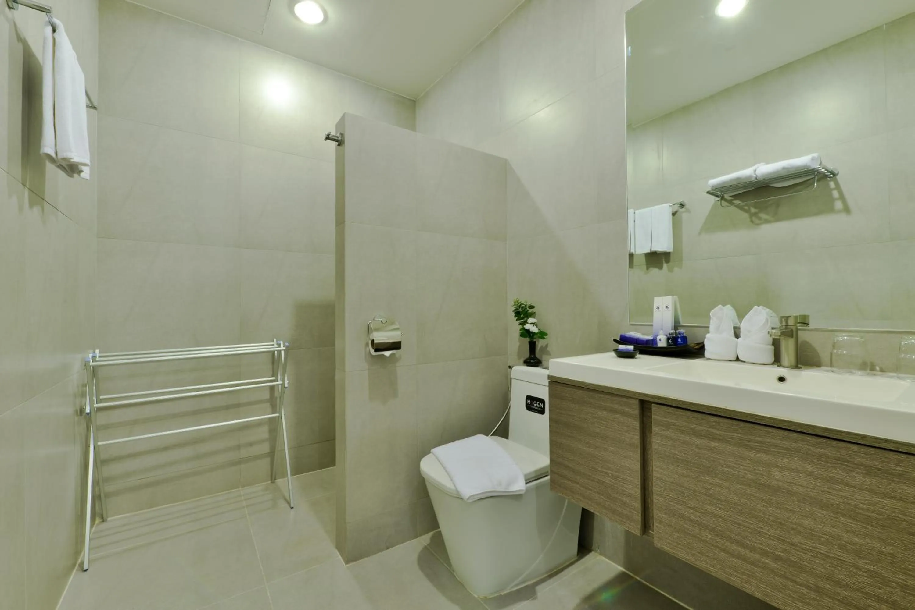 Shower in iCheck inn Skyy Sukhumvit 1