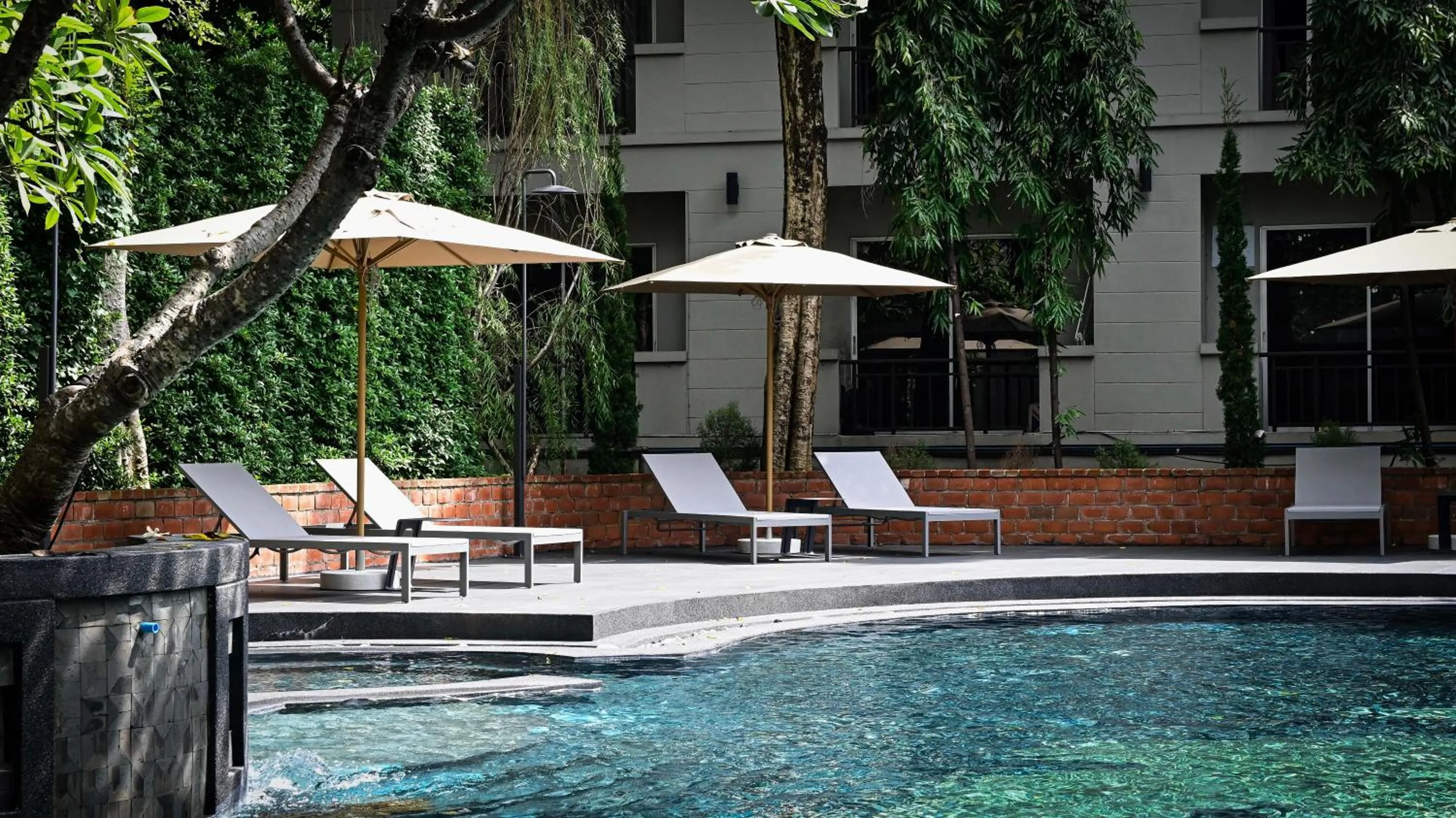 Swimming pool in Oun Hotel Bangkok