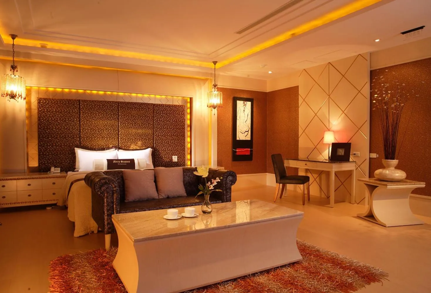 Photo of the whole room in Merryseasons