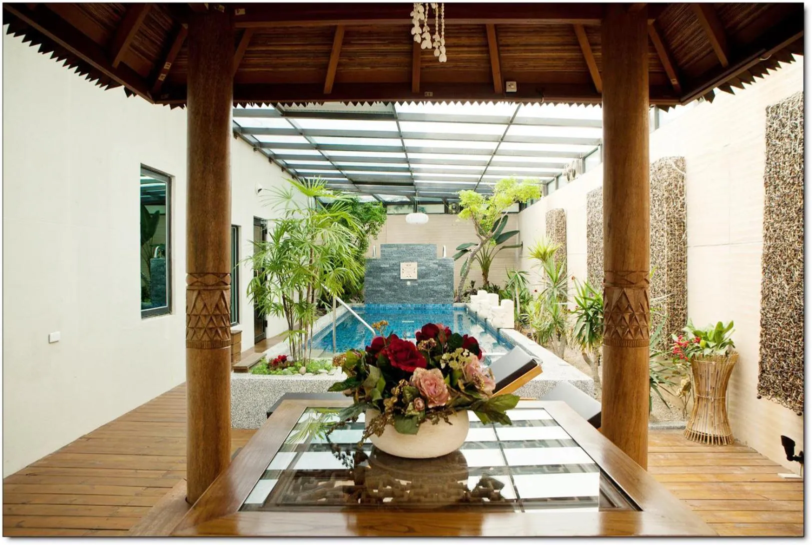 Decorative detail in Merryseasons