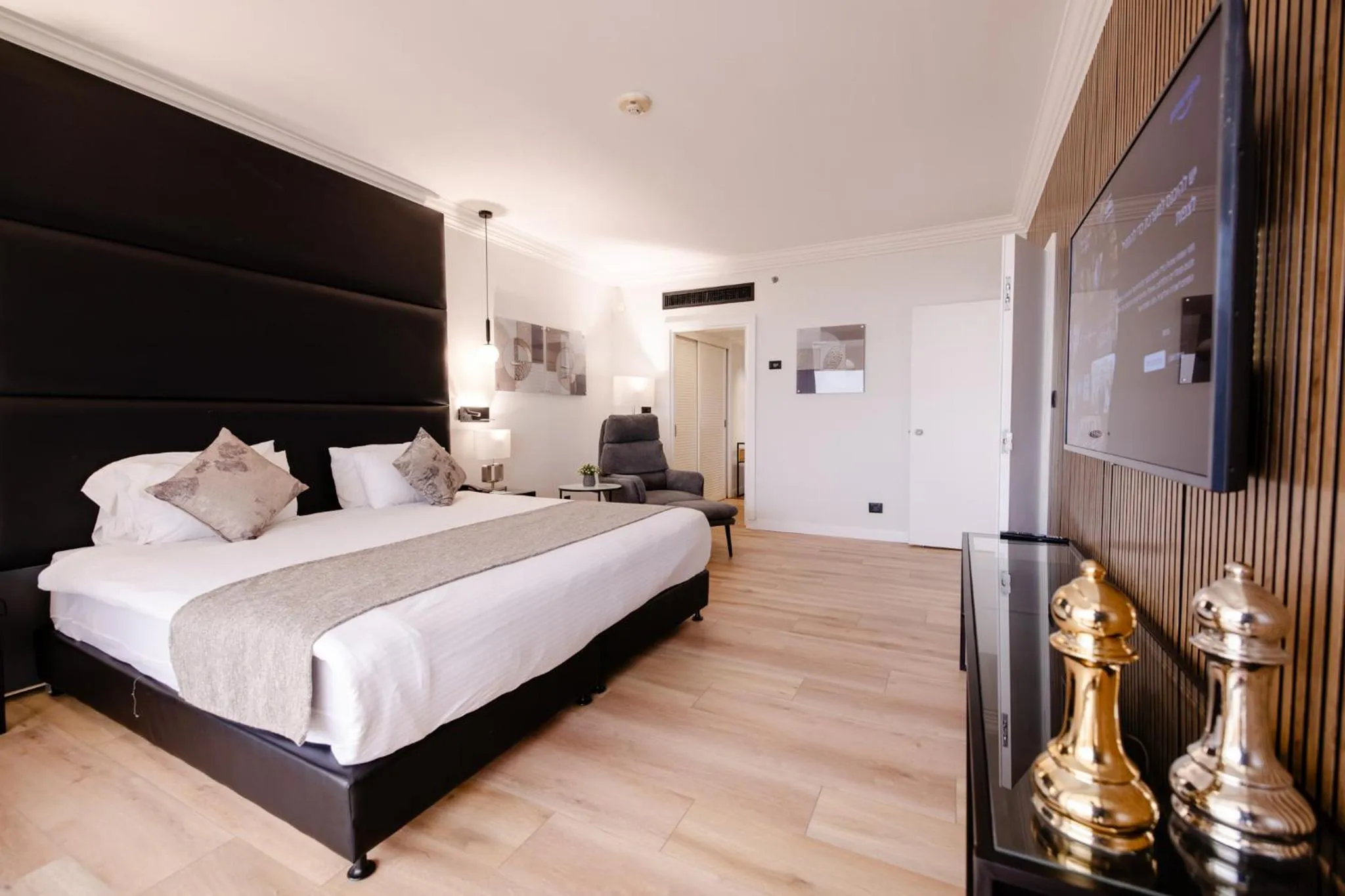 Bedroom, Bed in David Dead Sea Resort & Spa