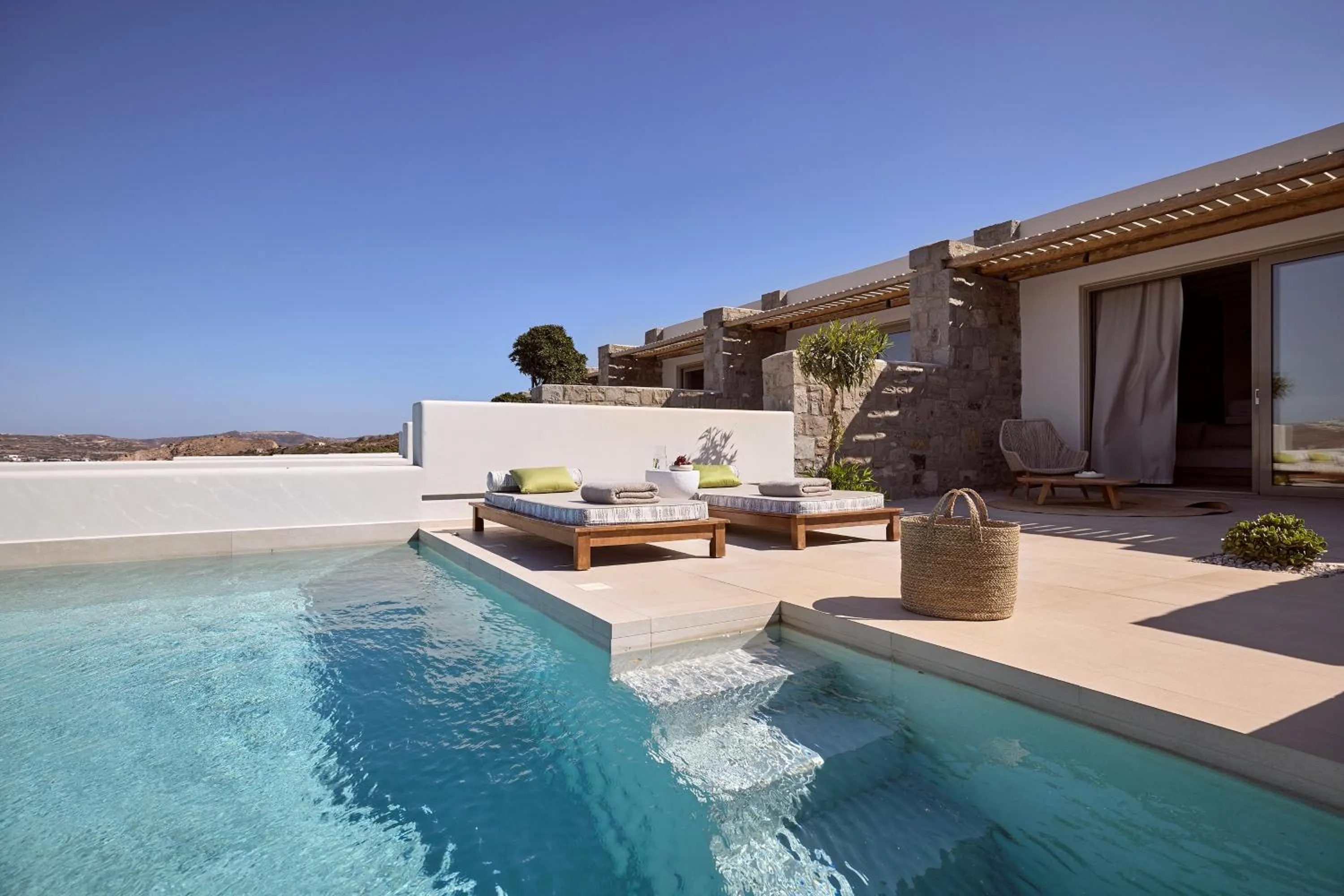 Swimming pool in Hotel Milos Sea Resort
