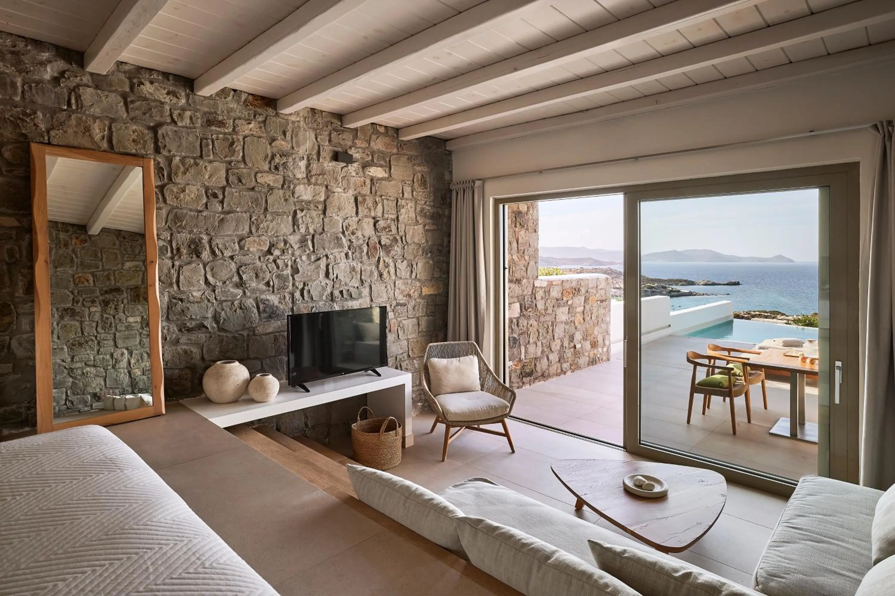 TV and multimedia, Bed in Hotel Milos Sea Resort