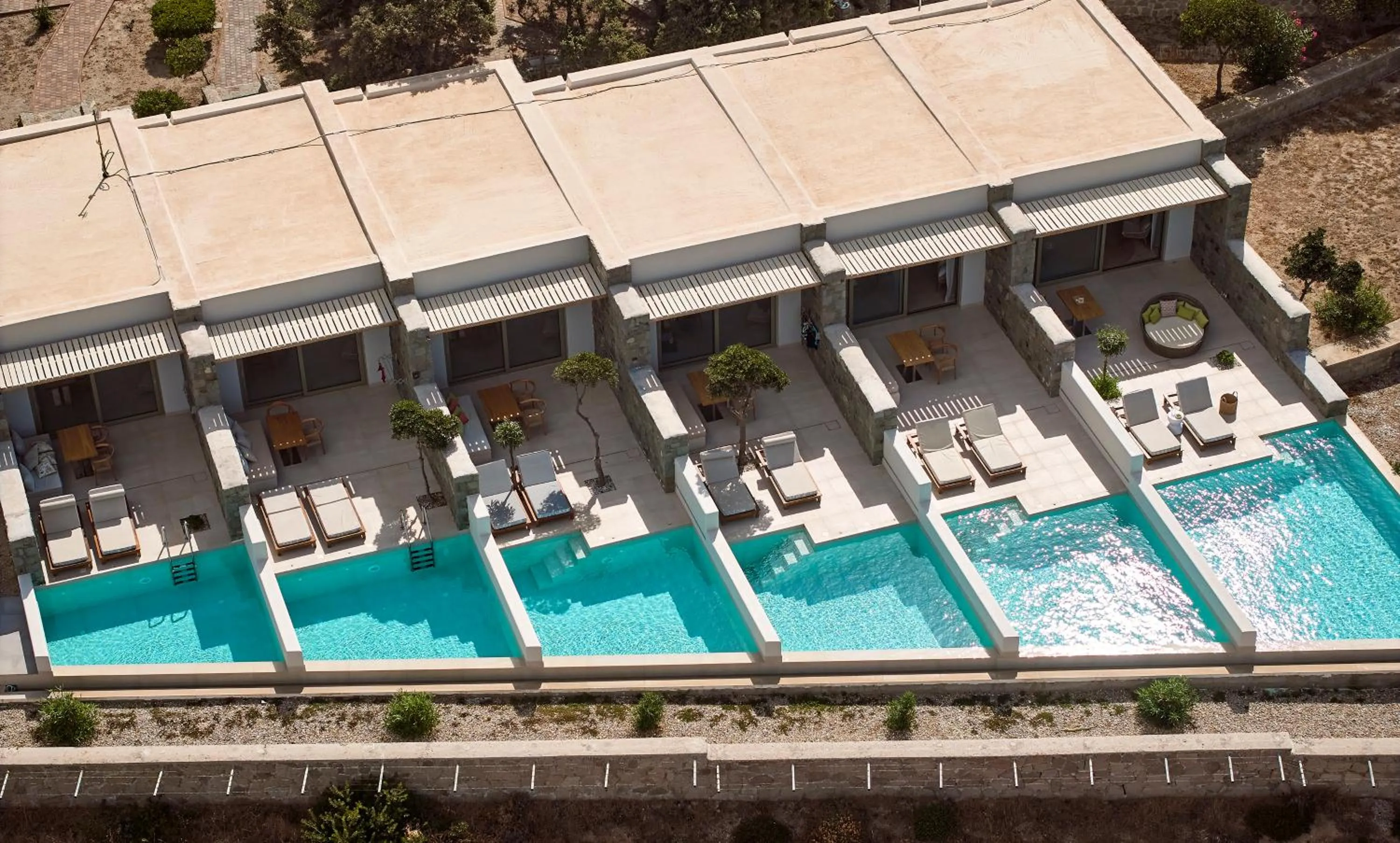 Swimming pool in Hotel Milos Sea Resort