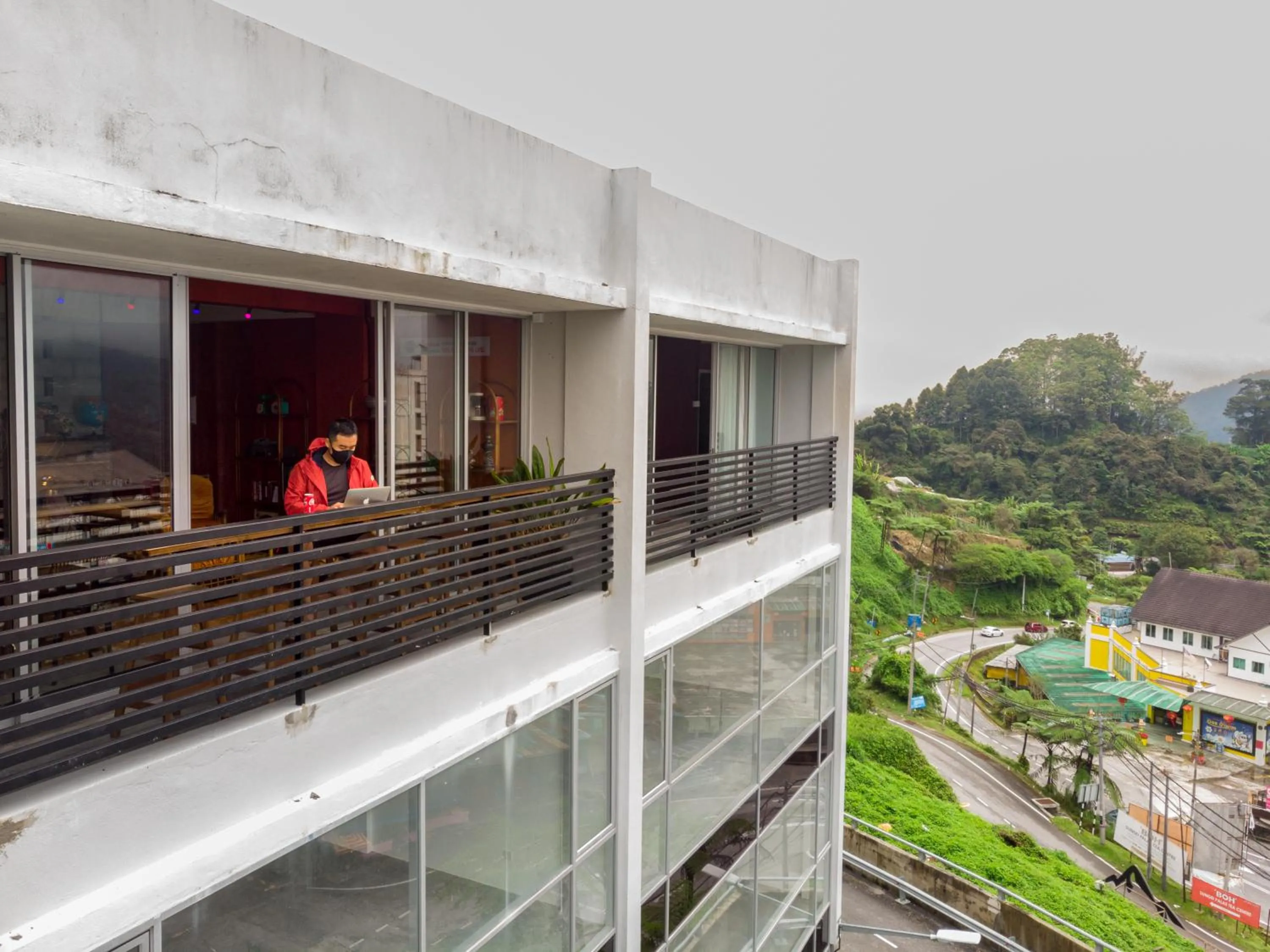 Balcony/Terrace in Walk-Up To SIAR - Children Not Allowed