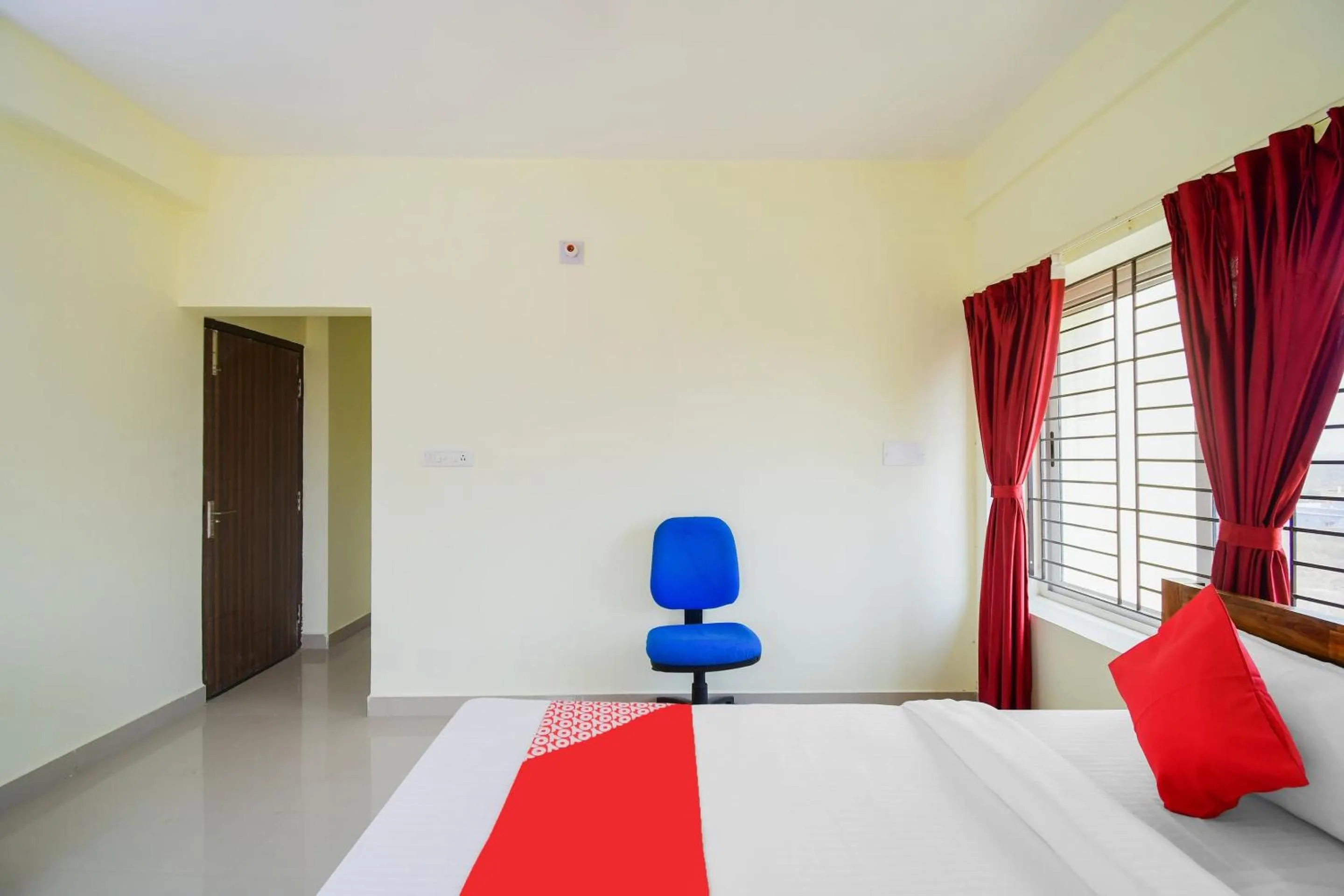 Bedroom, Bed in Hotel O U Tech Hotel And Restaurant