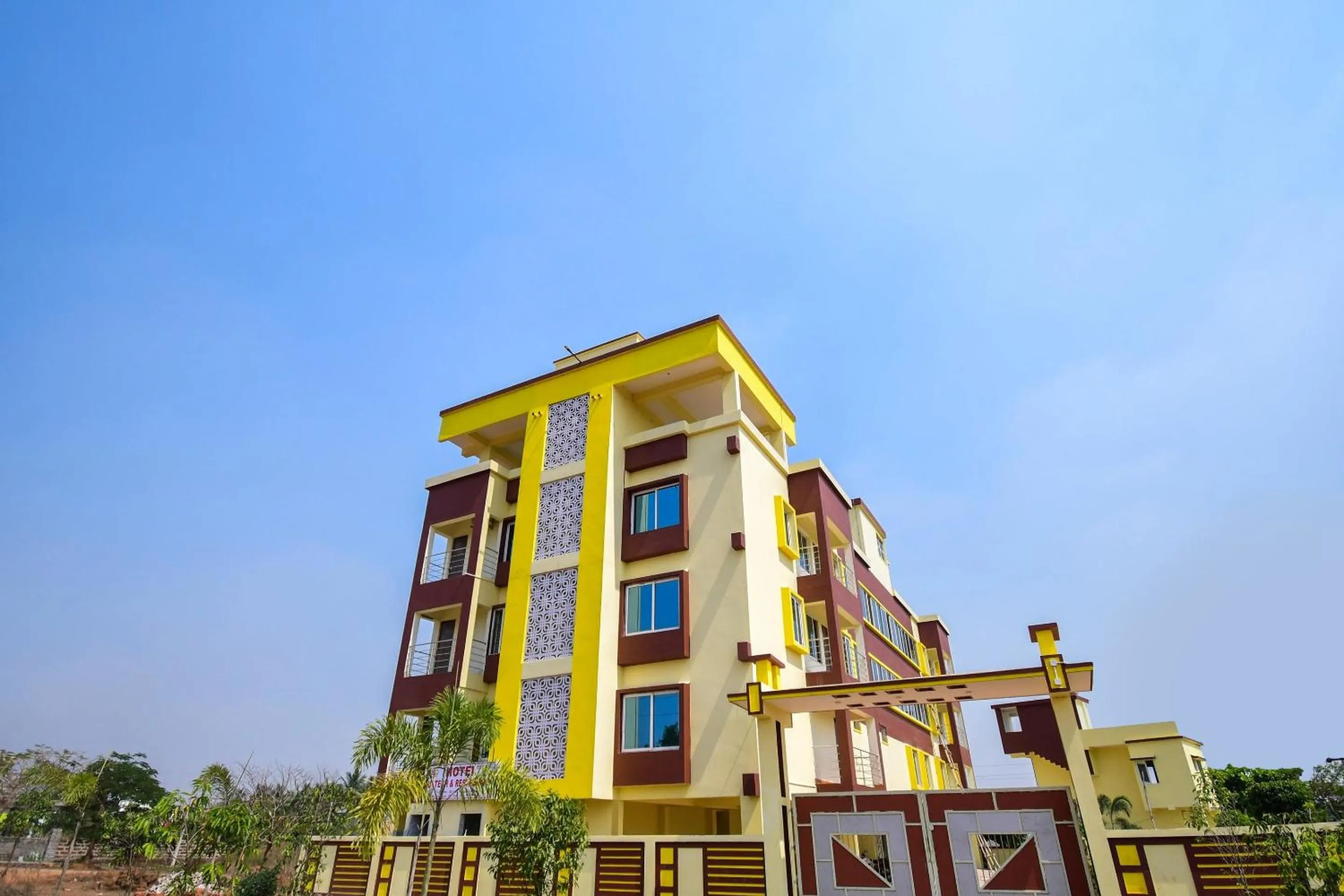 Facade/entrance in Hotel O U Tech Hotel And Restaurant