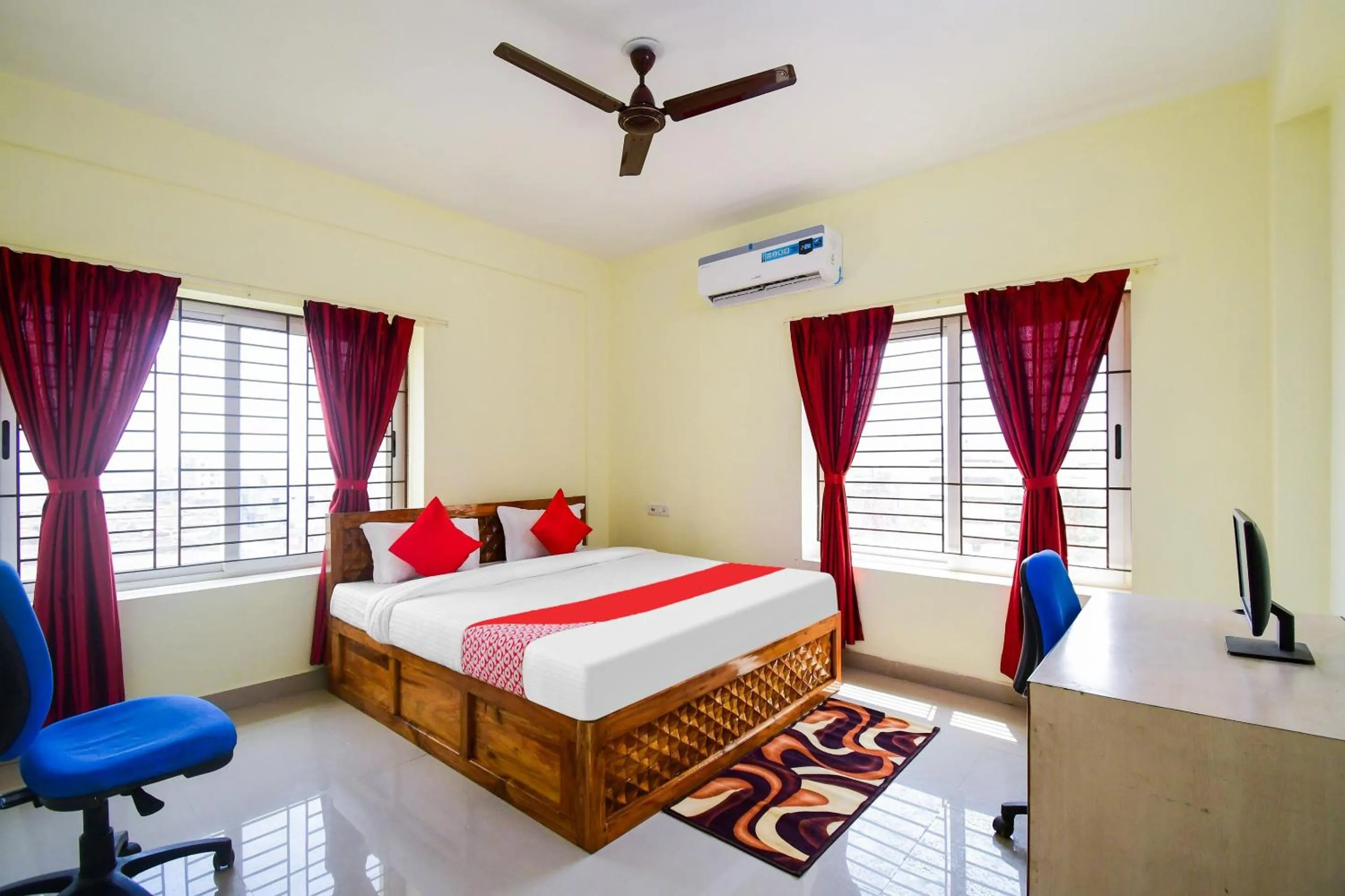 Bedroom, Bed in Hotel O U Tech Hotel And Restaurant