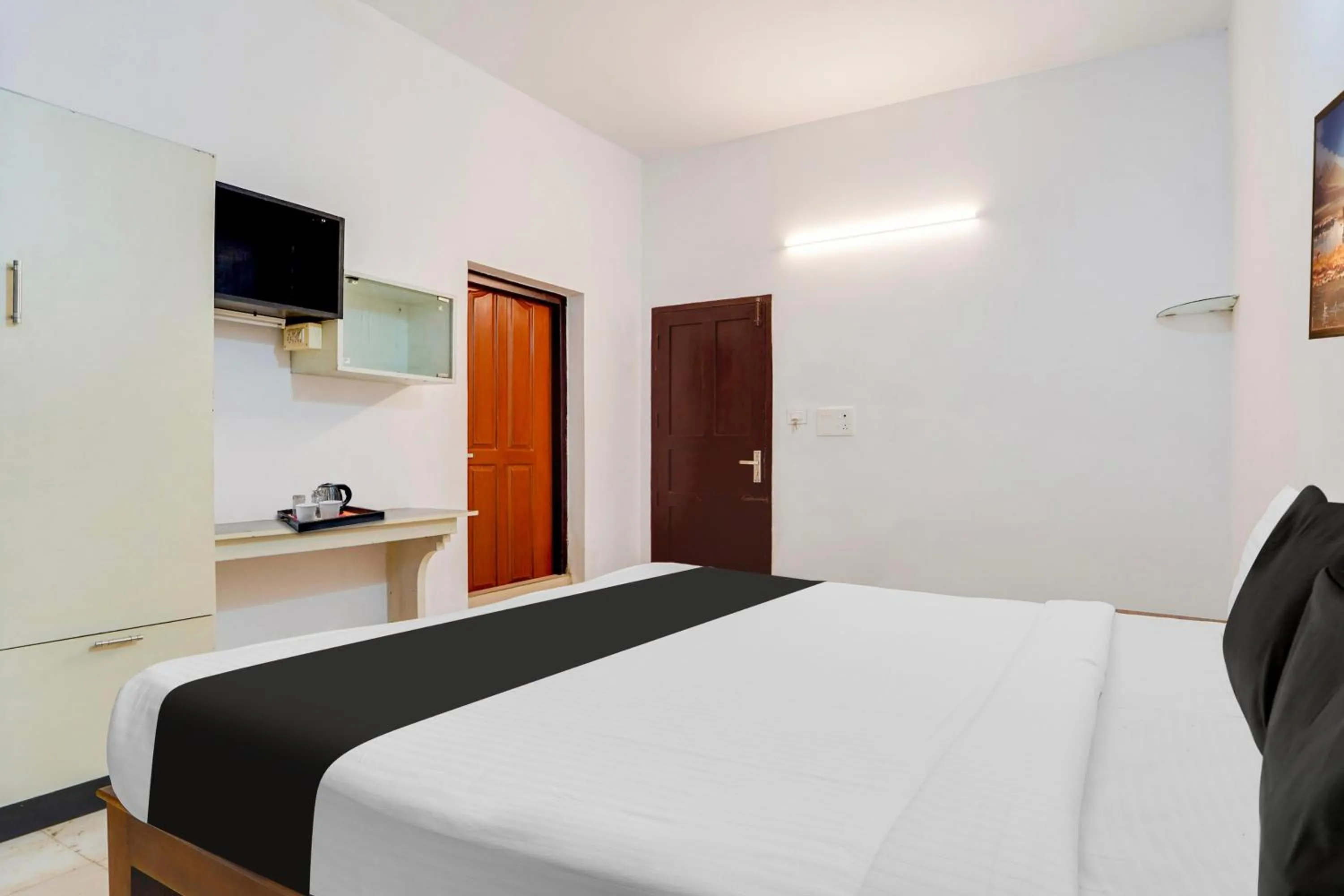 Bedroom, Bed in Hotel O Vazhakkala