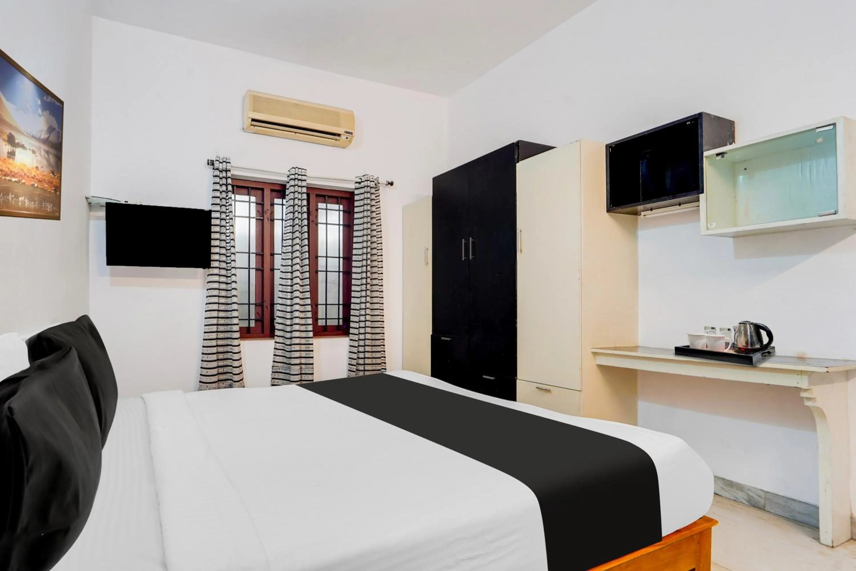 Bedroom, Bed in Hotel O Vazhakkala