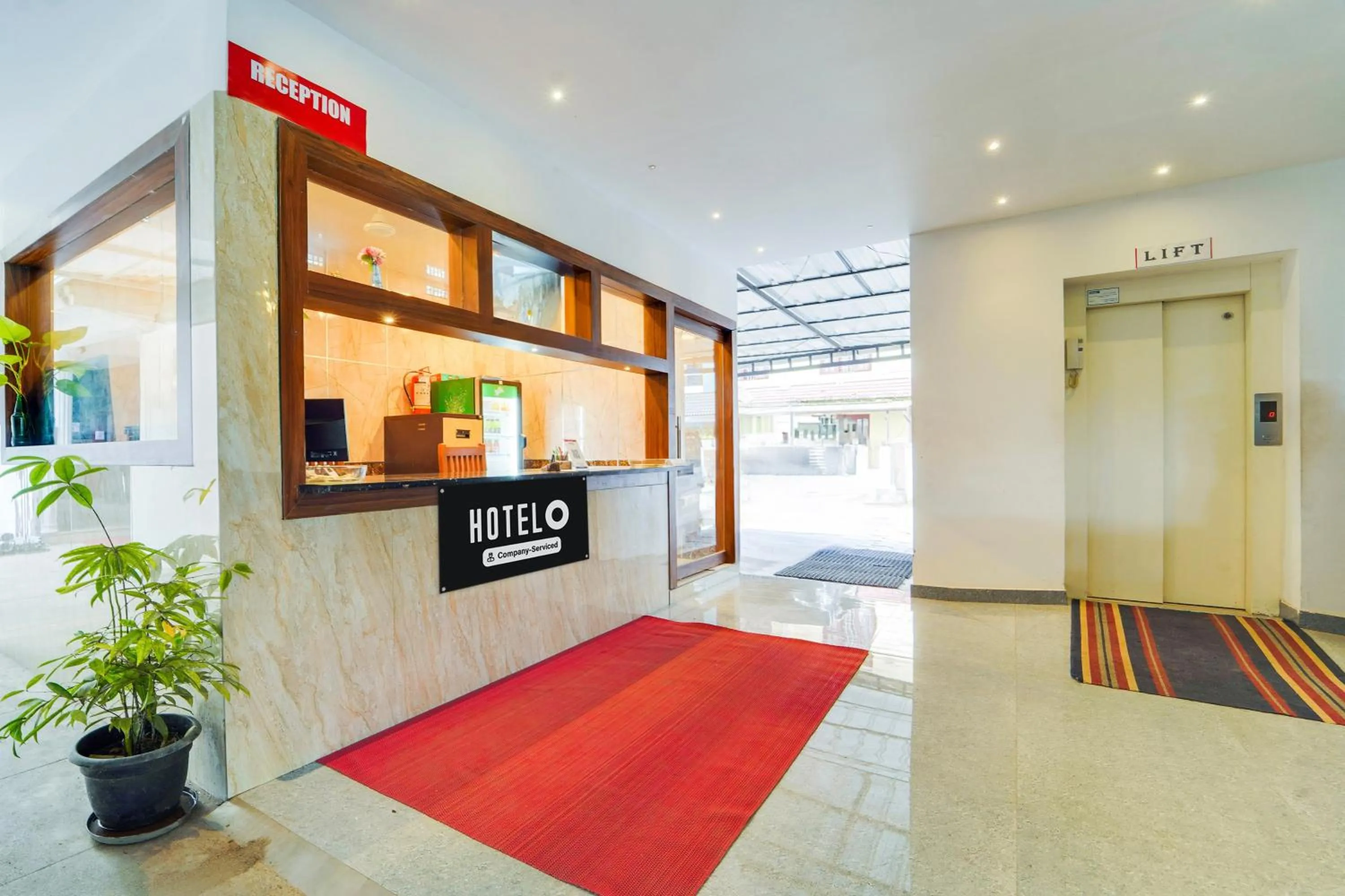 Lobby or reception in Hotel O Vazhakkala
