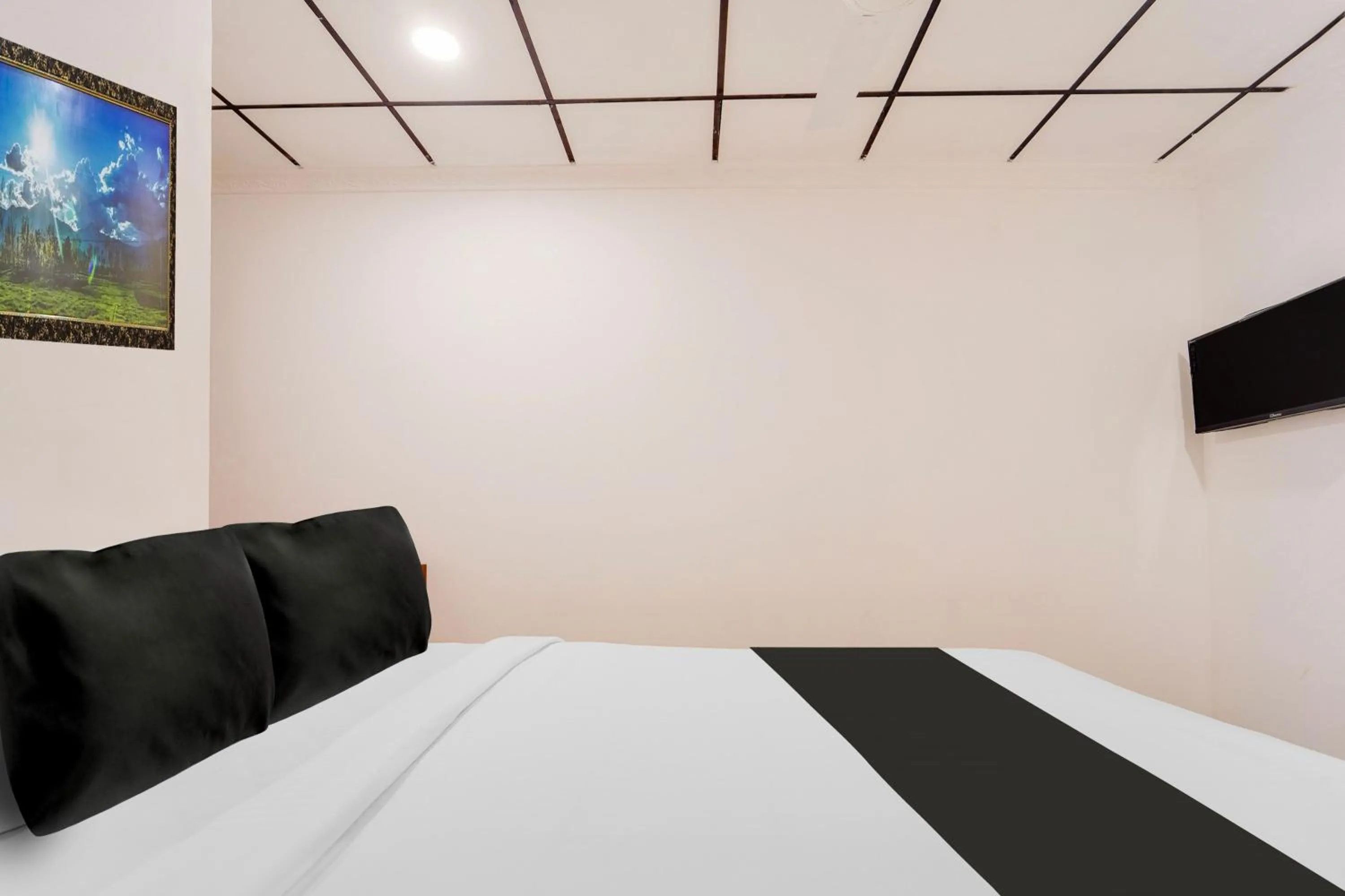 Bedroom, Bed in Hotel O Vazhakkala