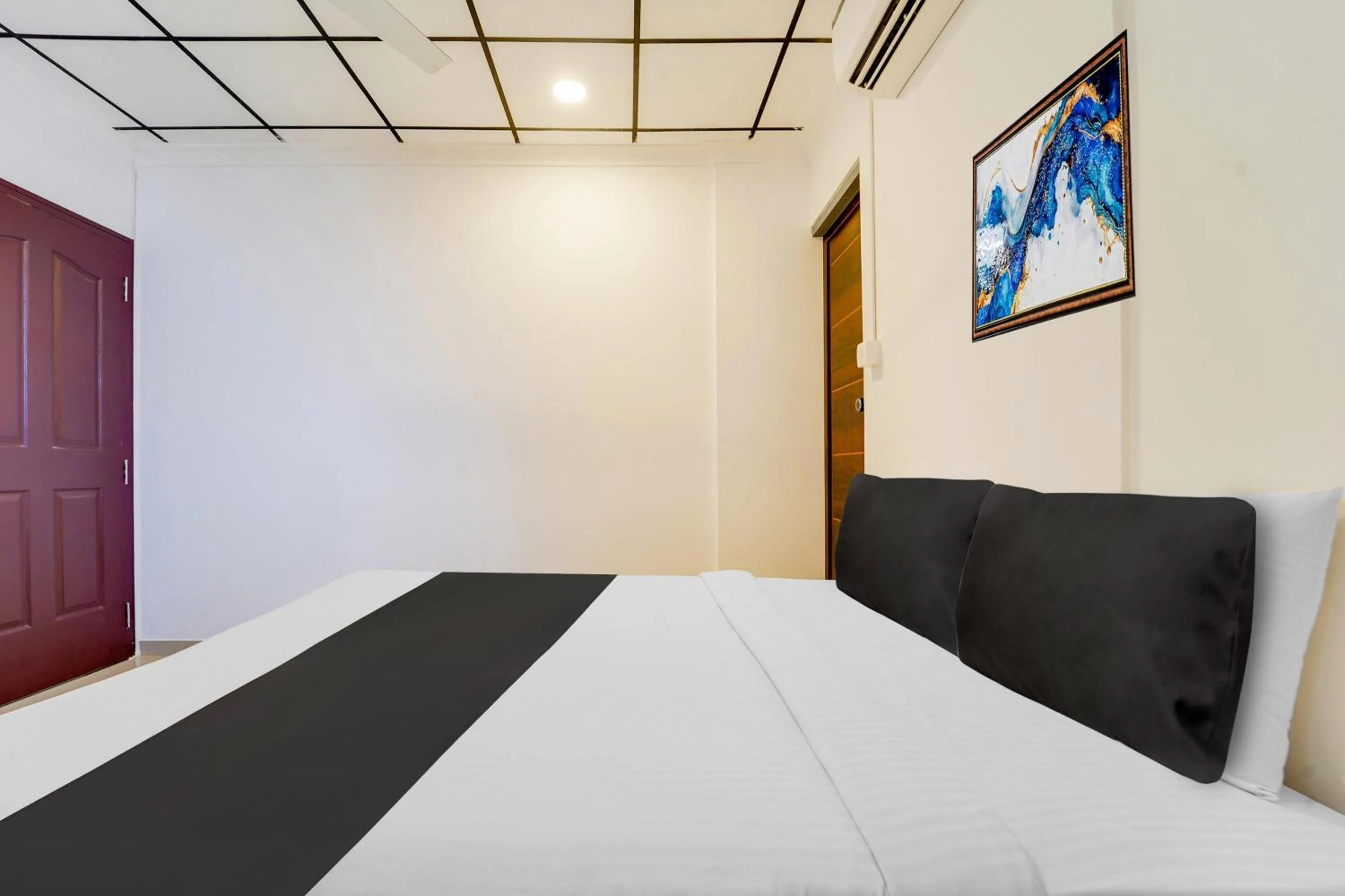 Bedroom, Bed in Hotel O Vazhakkala