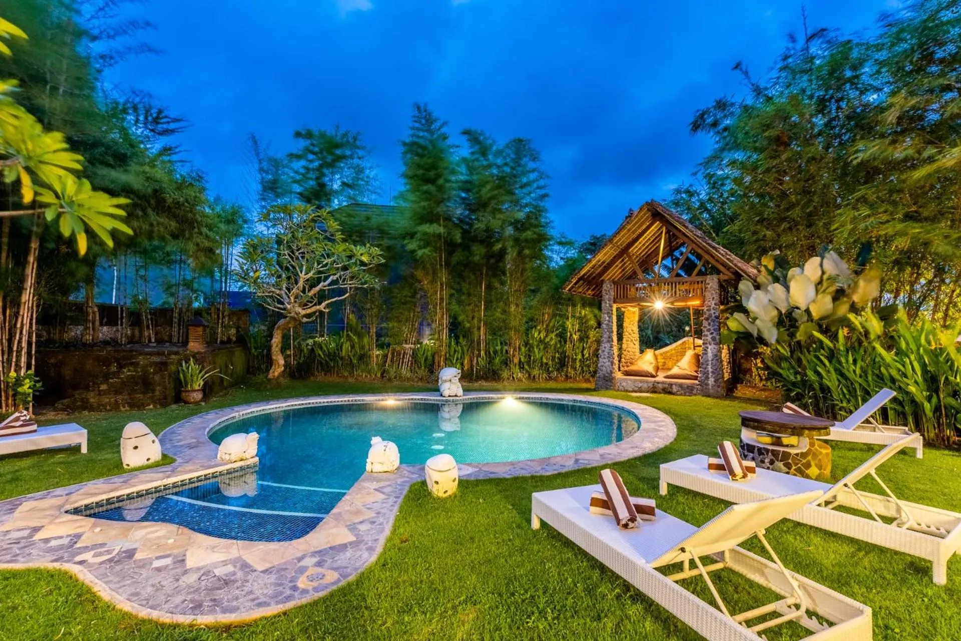 Swimming pool in Villa Canggu Hearts
