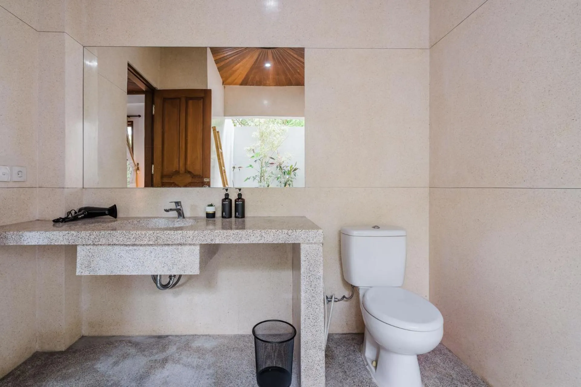 Bathroom in Villa Canggu Hearts