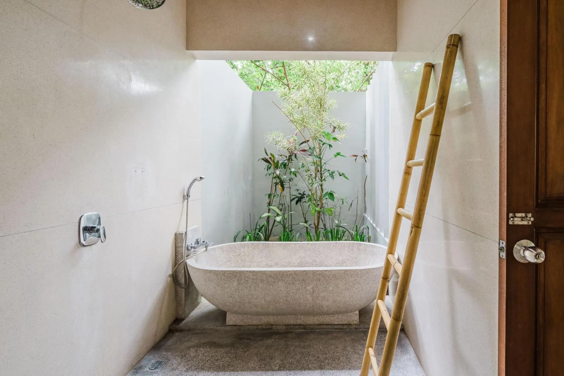 Bath in Villa Canggu Hearts