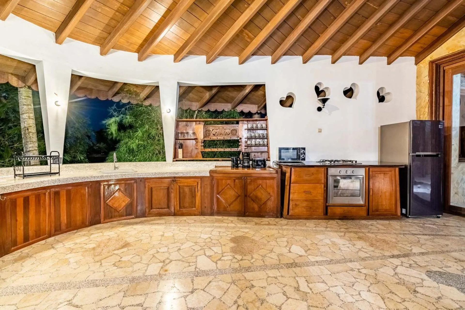 Kitchen or kitchenette in Villa Canggu Hearts